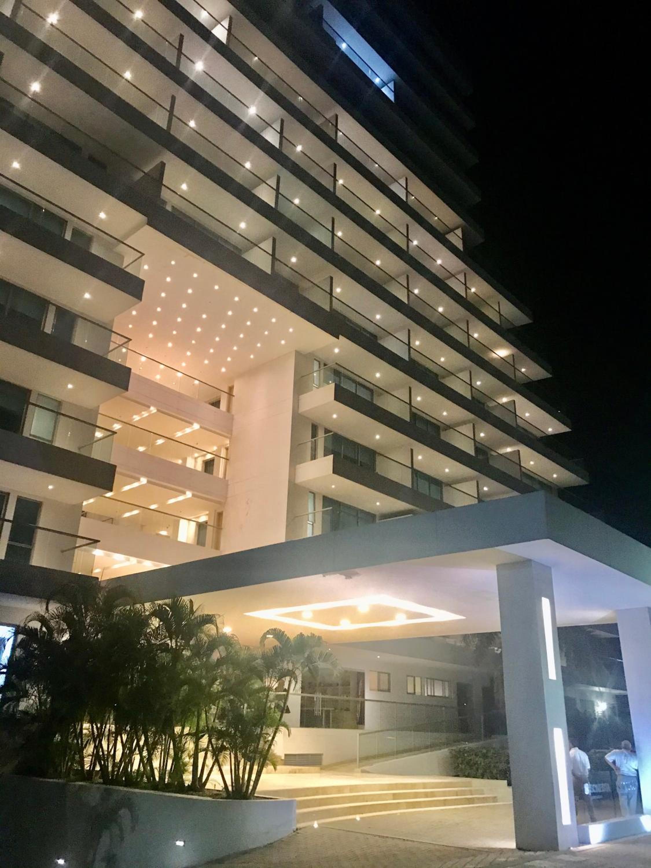 Lujoso Apartamento Sector Morros Vista al Mar