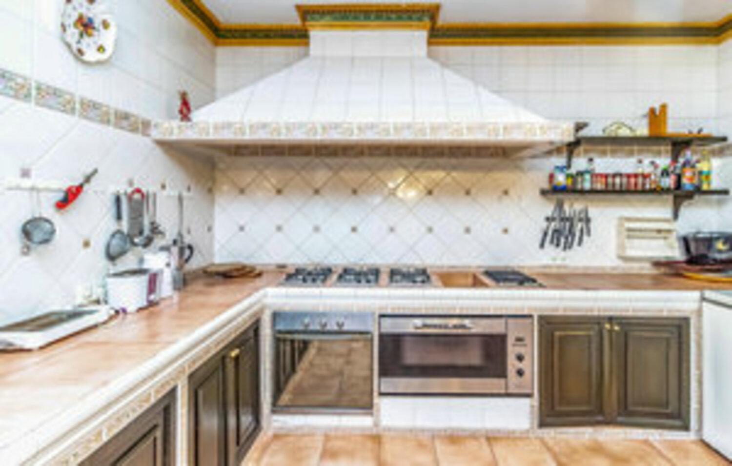 VILLA WITH PRIVATE POOL,NEAR THE BEACH , BBQ, WiFi