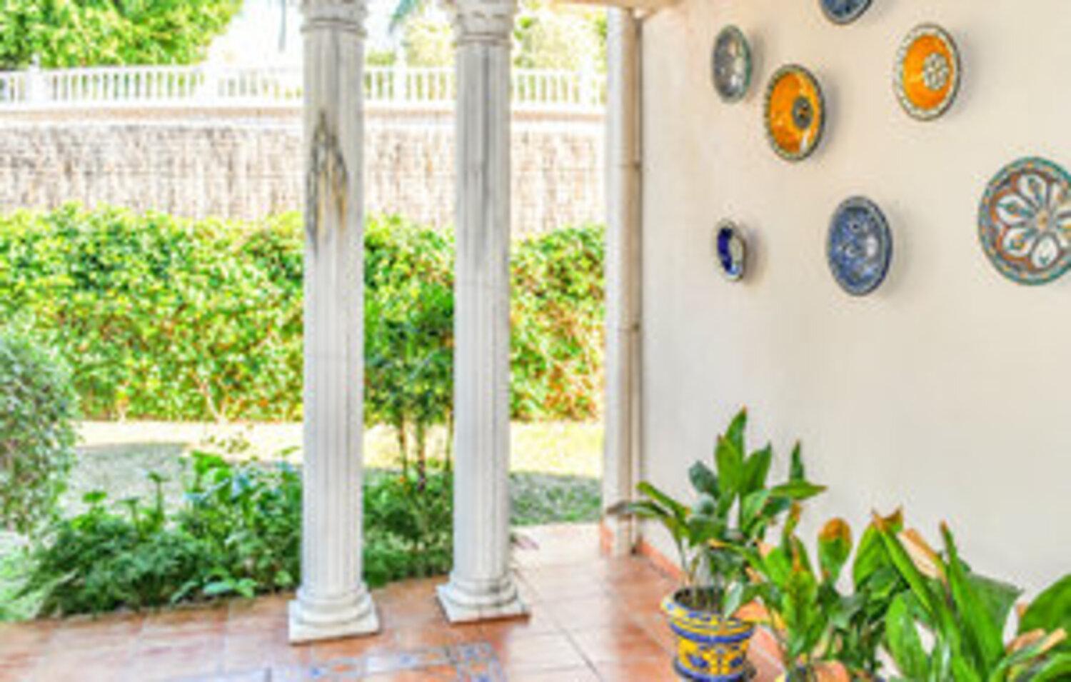 VILLA WITH PRIVATE POOL,NEAR THE BEACH , BBQ, WiFi