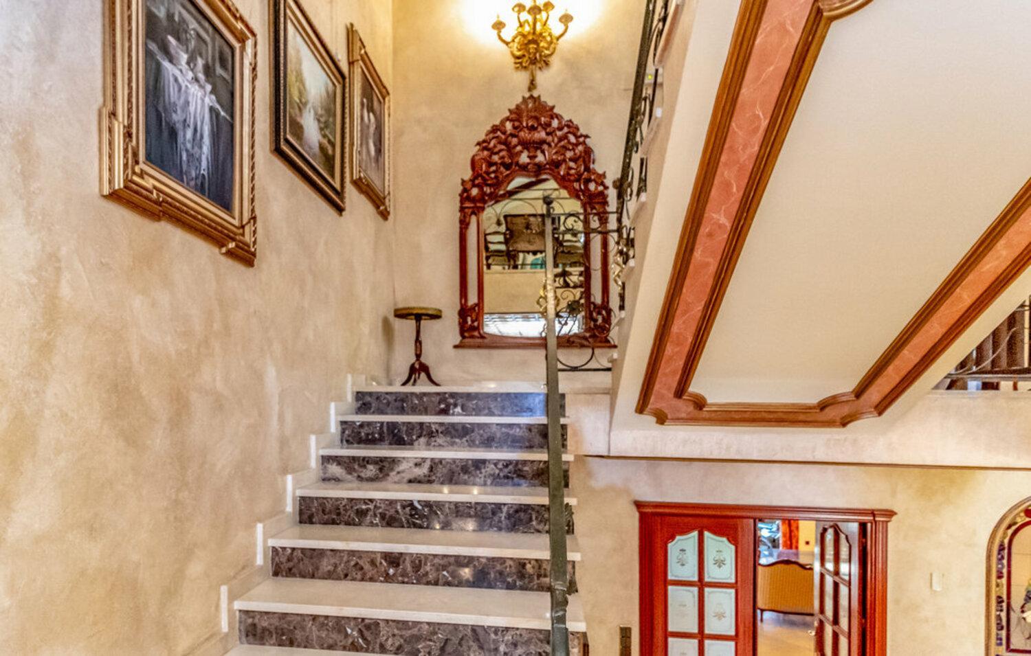 VILLA WITH PRIVATE POOL,NEAR THE BEACH , BBQ, WiFi