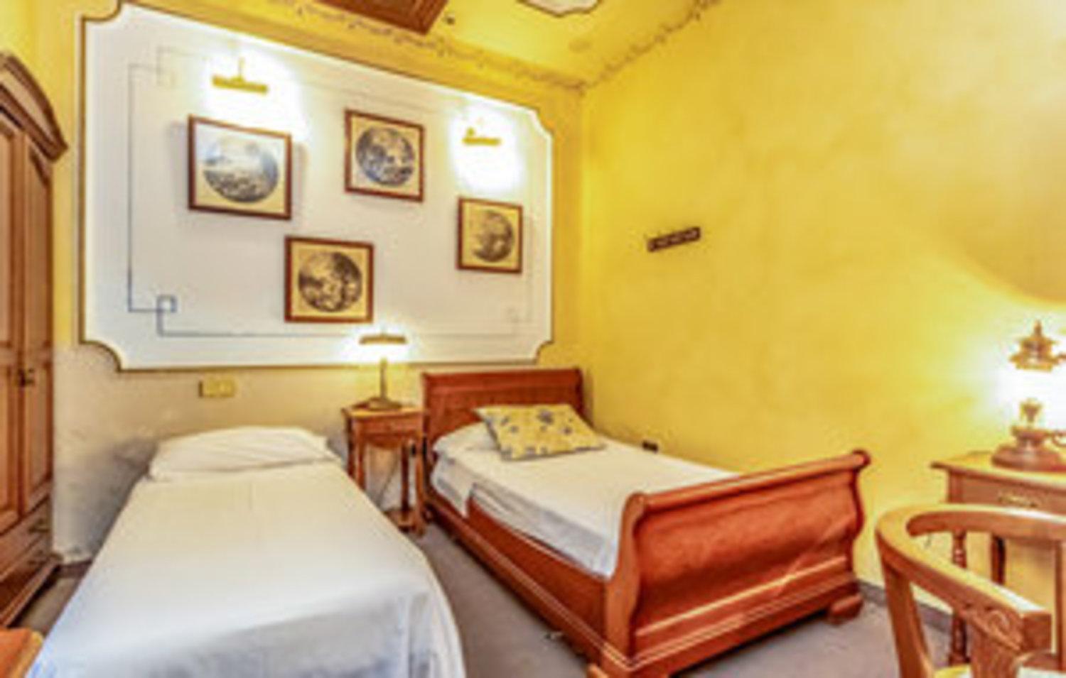 VILLA WITH PRIVATE POOL,NEAR THE BEACH , BBQ, WiFi