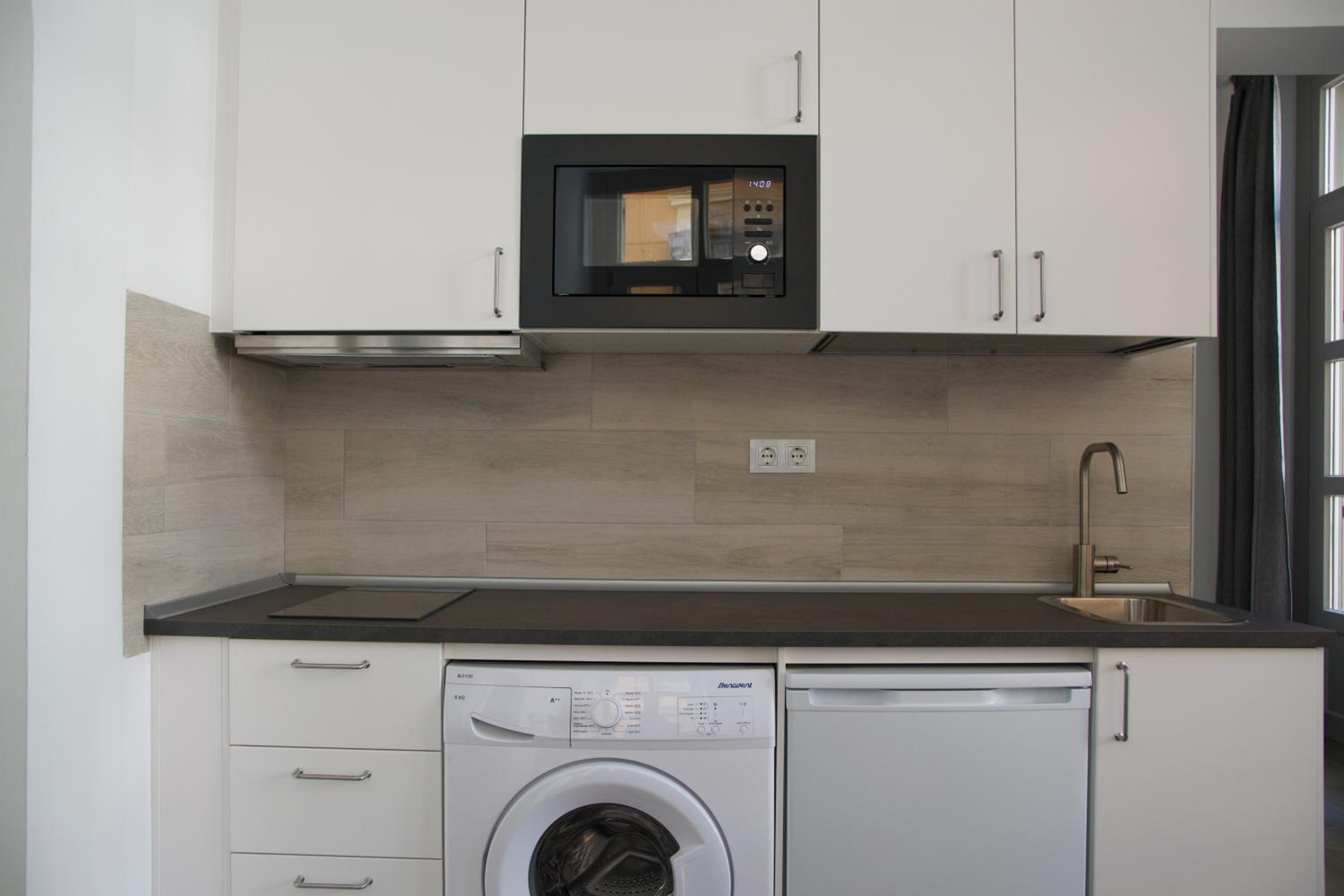 MalagaUrbanRooms - Central Suites