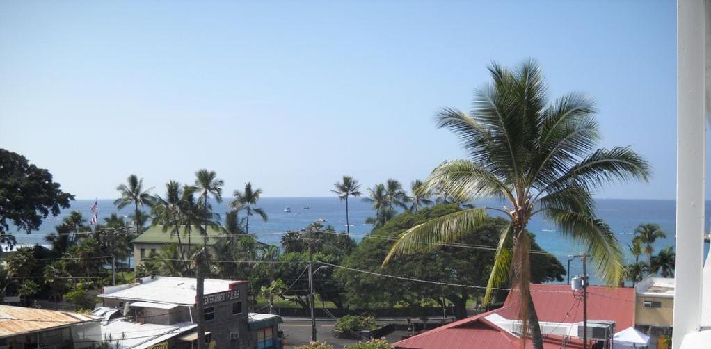 Da Kona West 305
