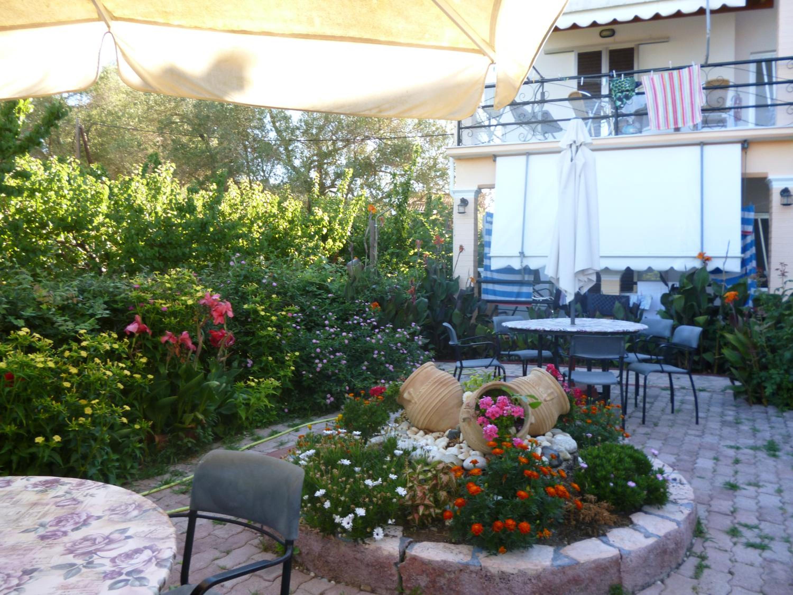 Kostas Apartments & studios