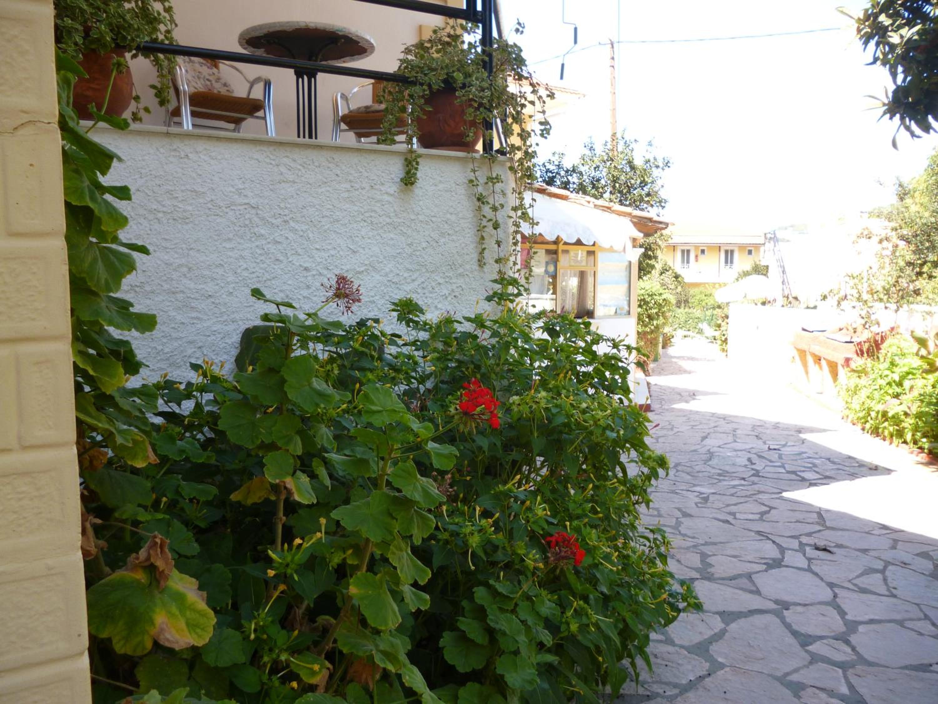 Kostas Apartments & studios