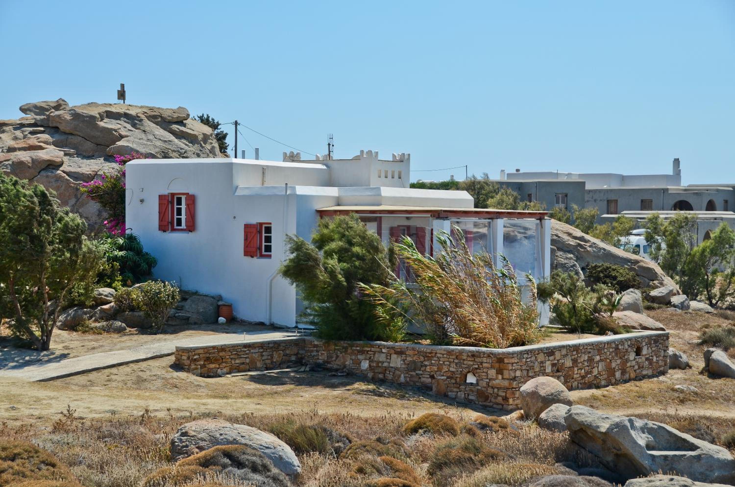 Ydreos Studios & Apartments