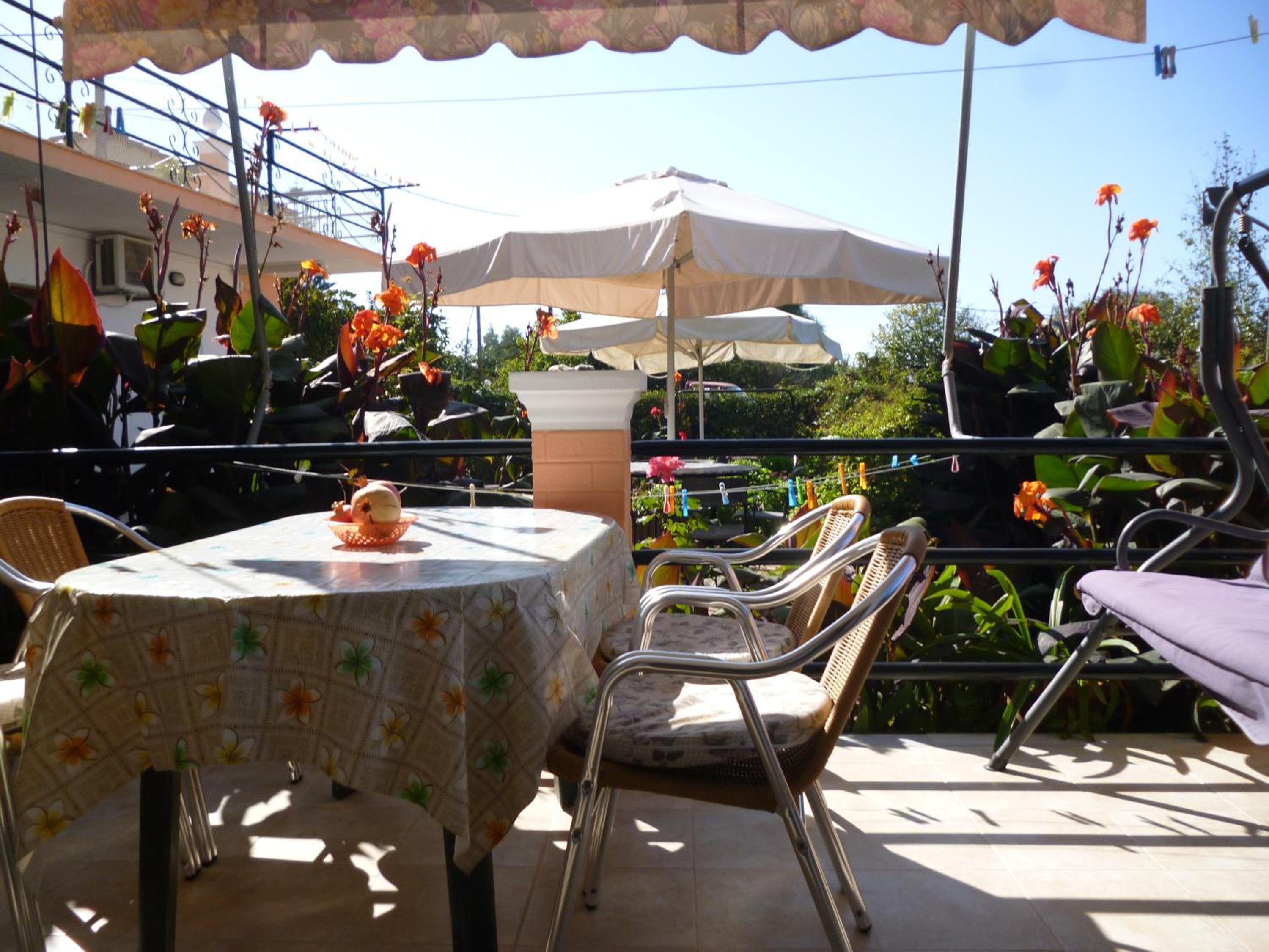 Kostas Apartments & studios