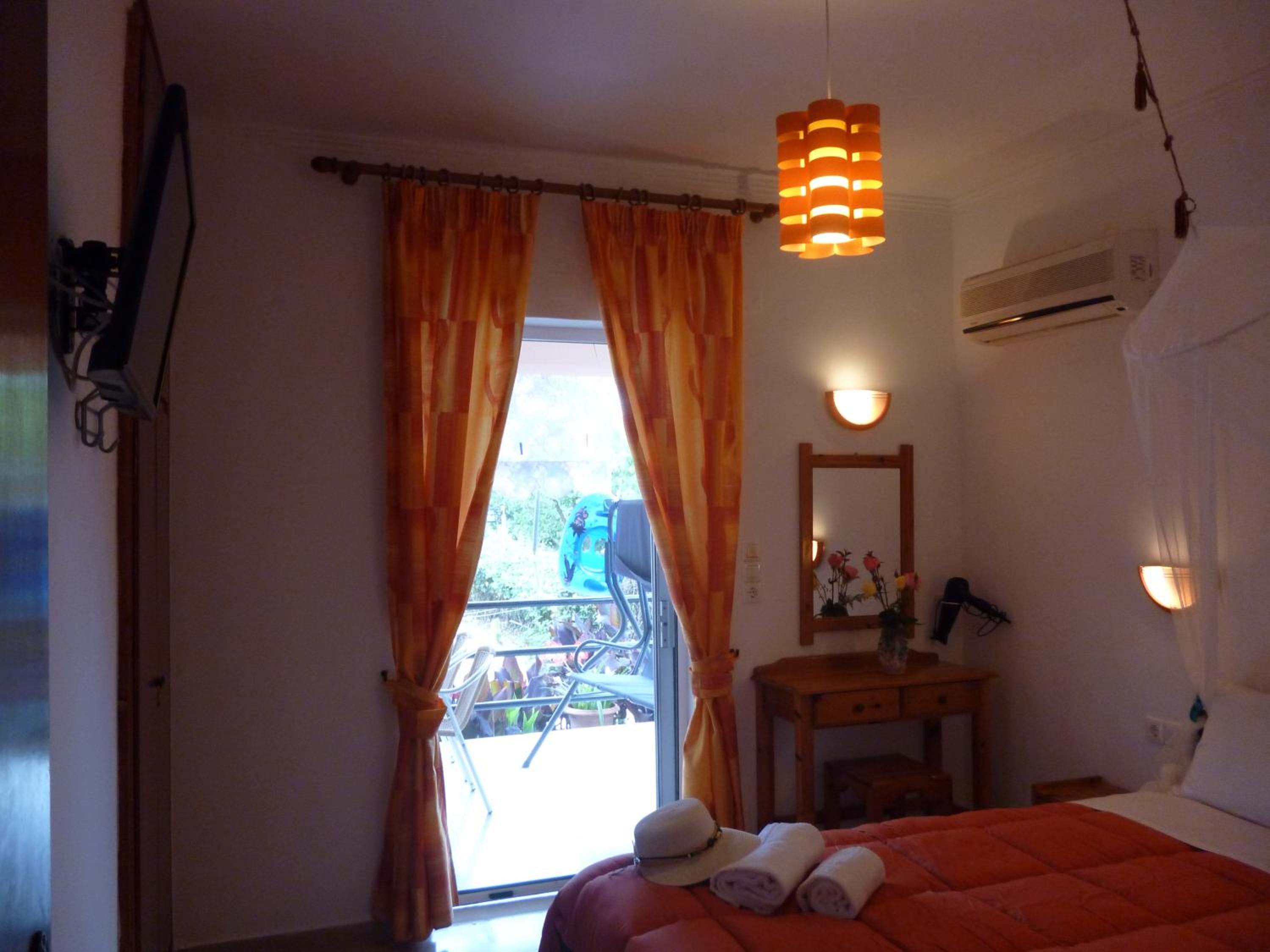 Kostas Apartments & studios