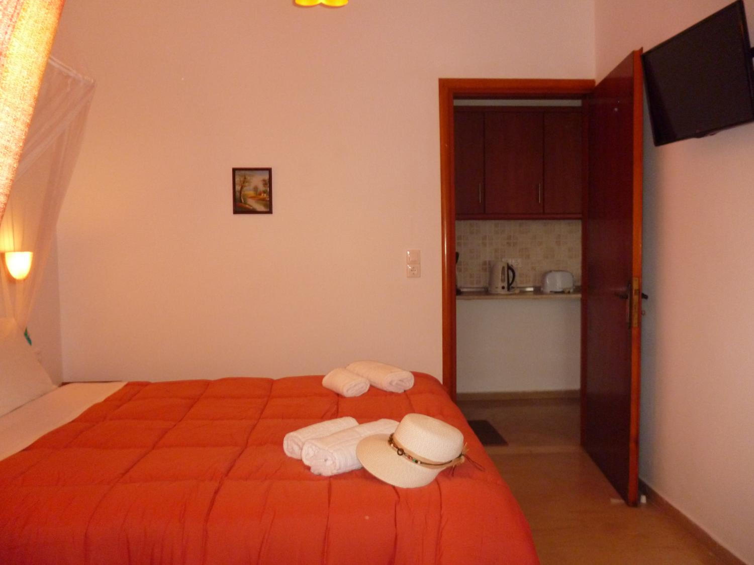 Kostas Apartments & studios