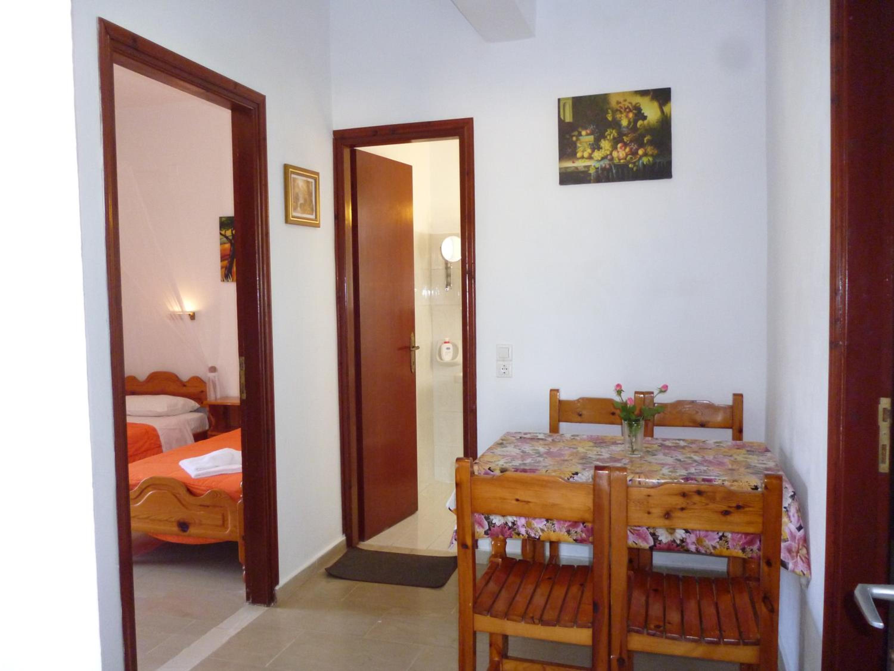 Kostas Apartments & studios