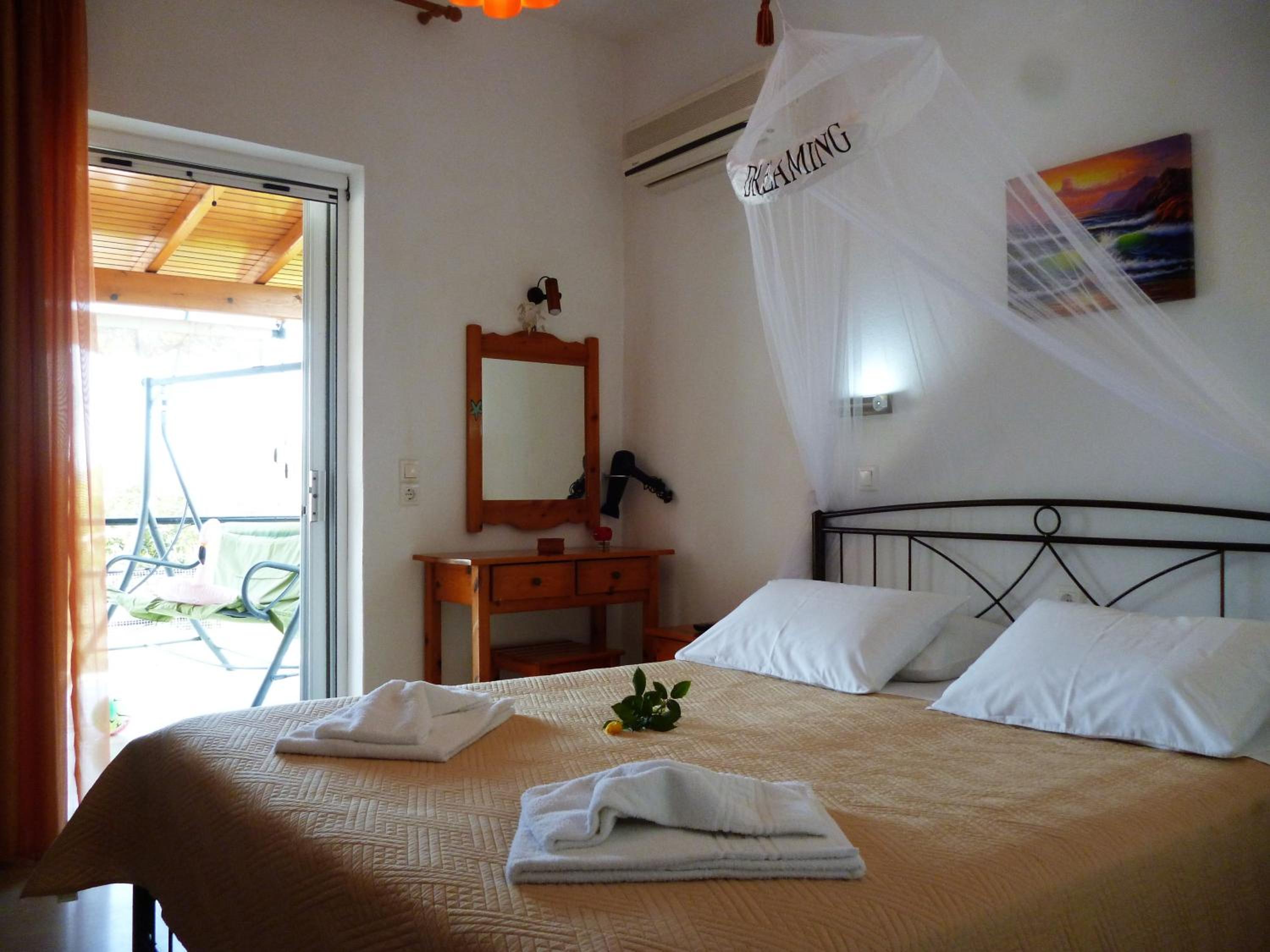 Kostas Apartments & studios