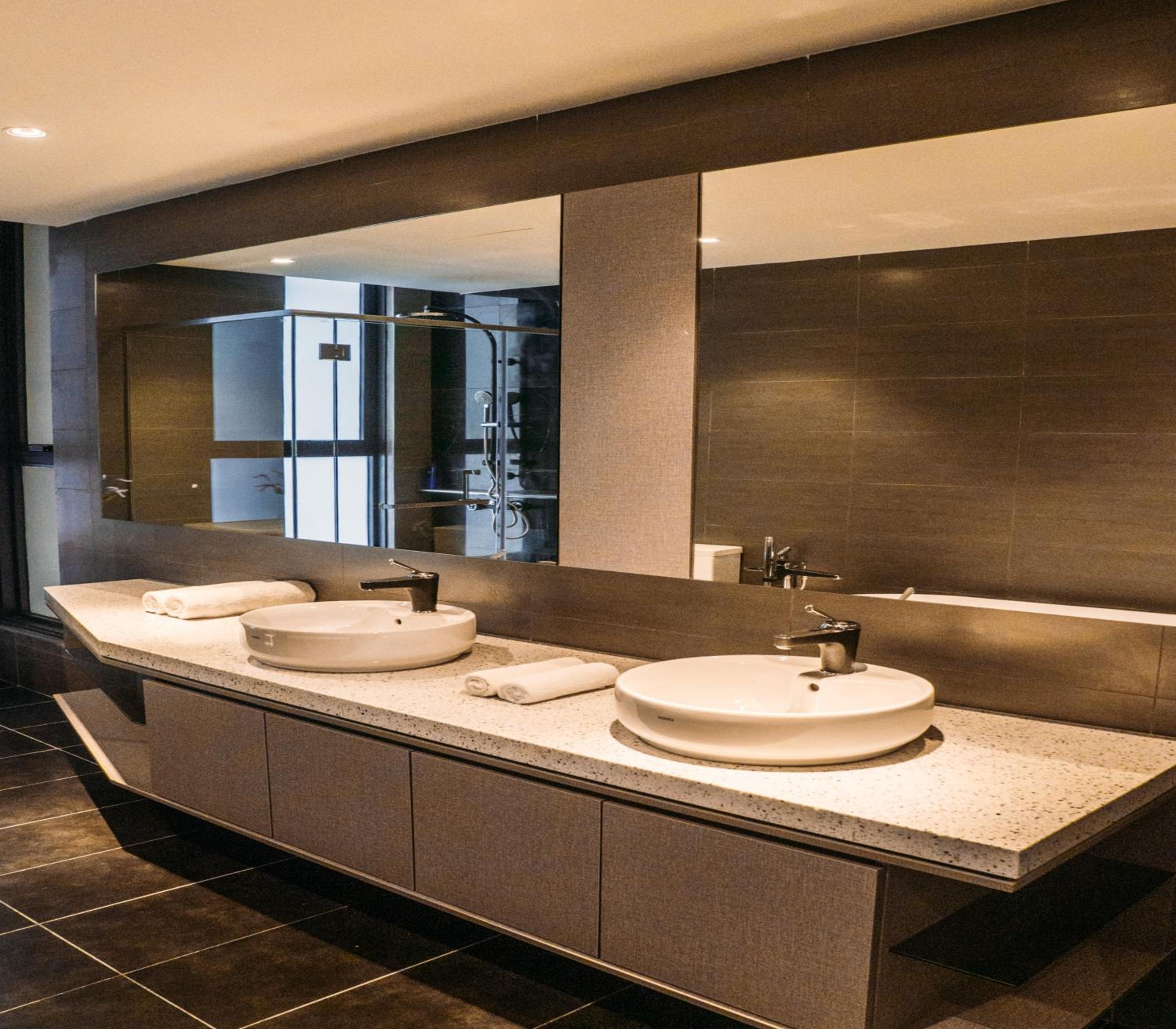 Expressionz Suites By iHost Global