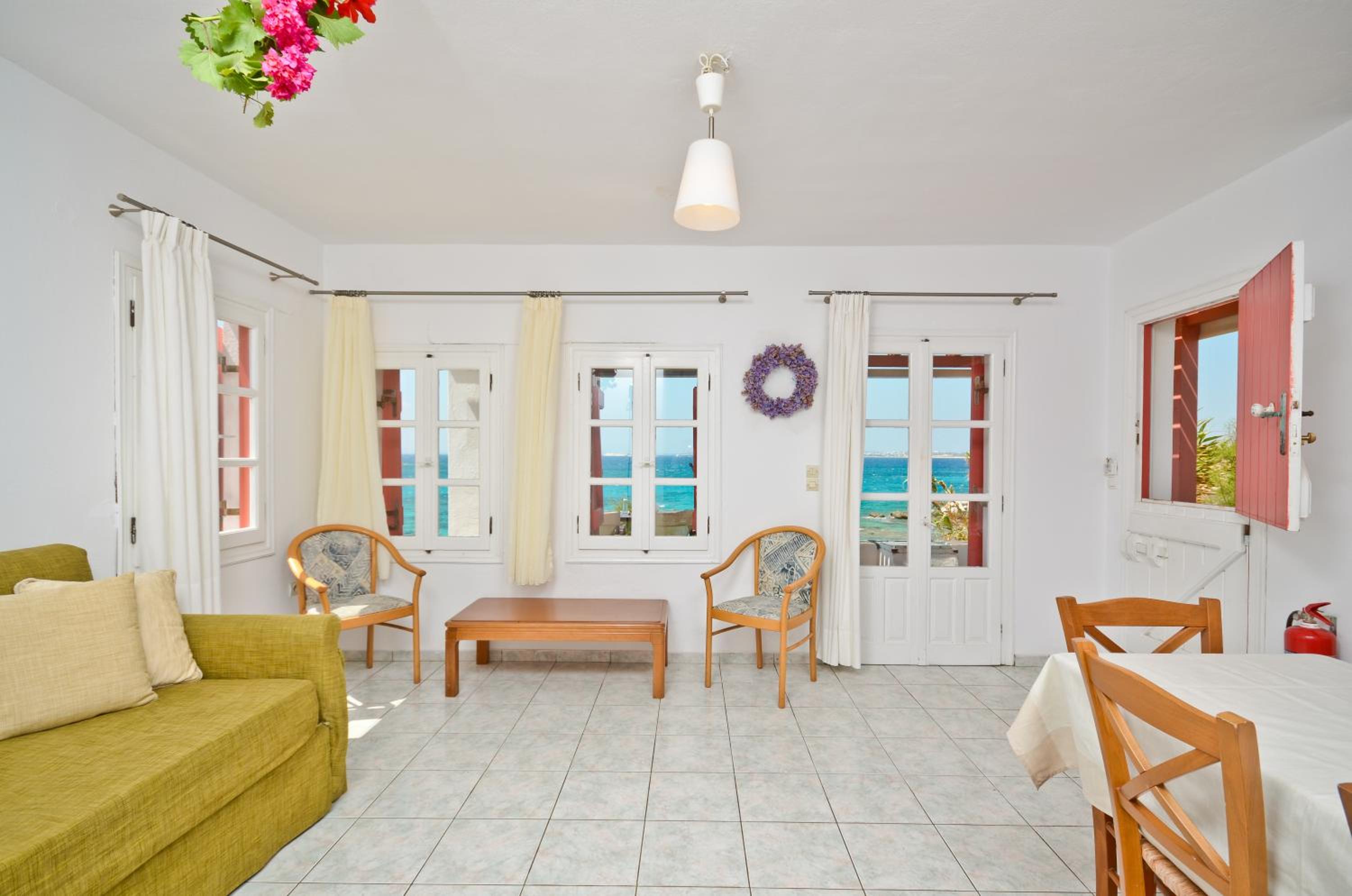 Ydreos Studios & Apartments