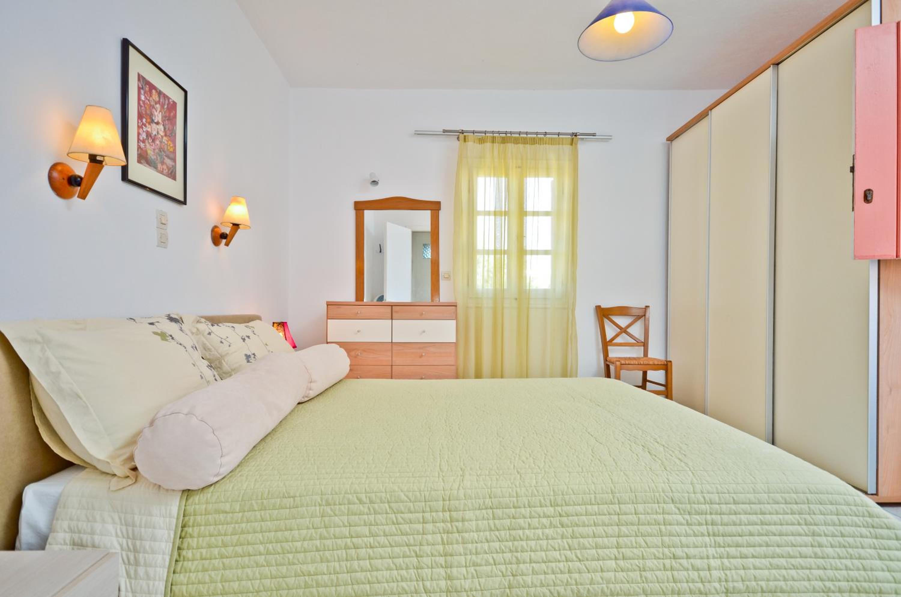 Ydreos Studios & Apartments
