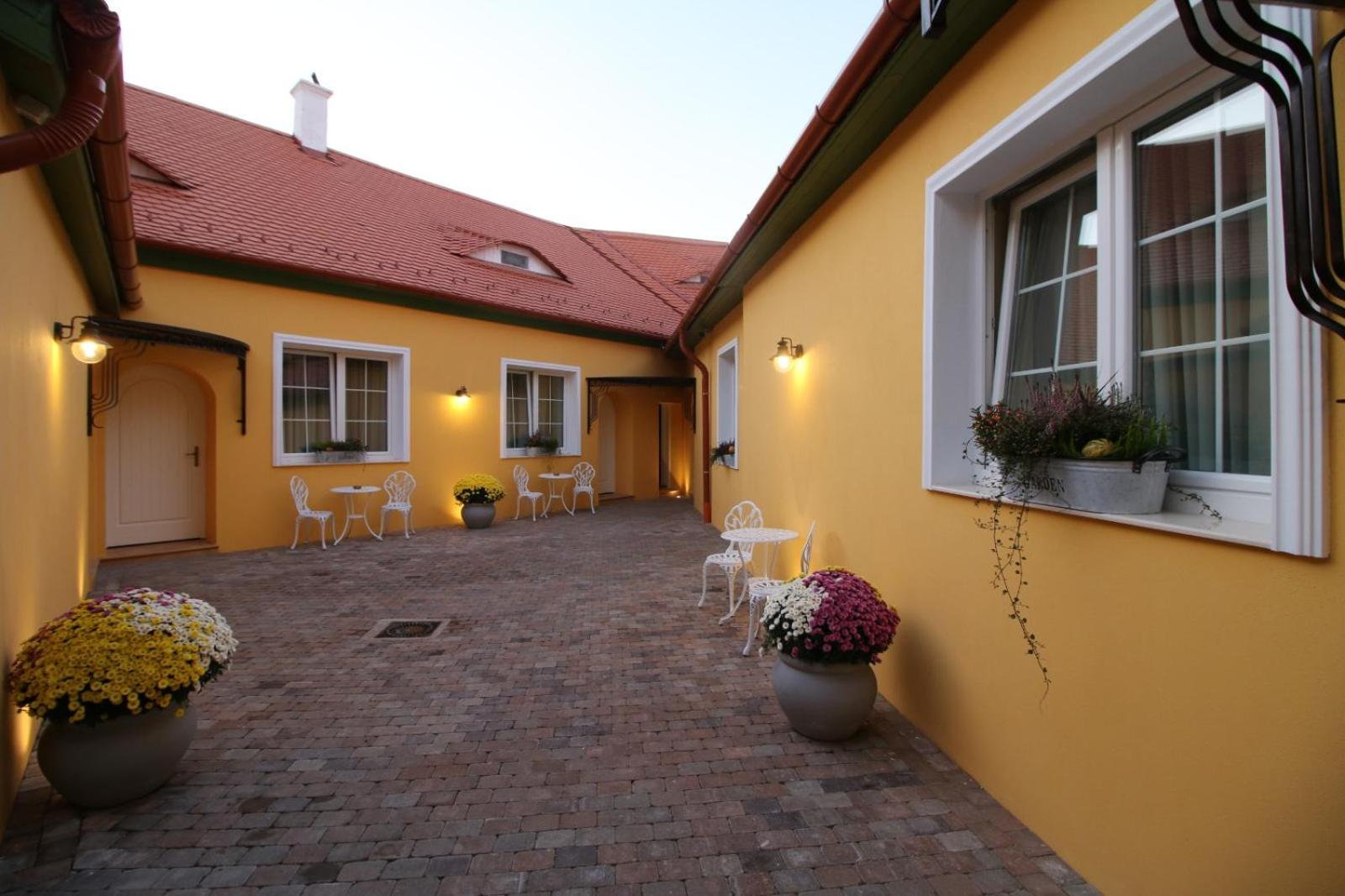 Casa Kempel view 2