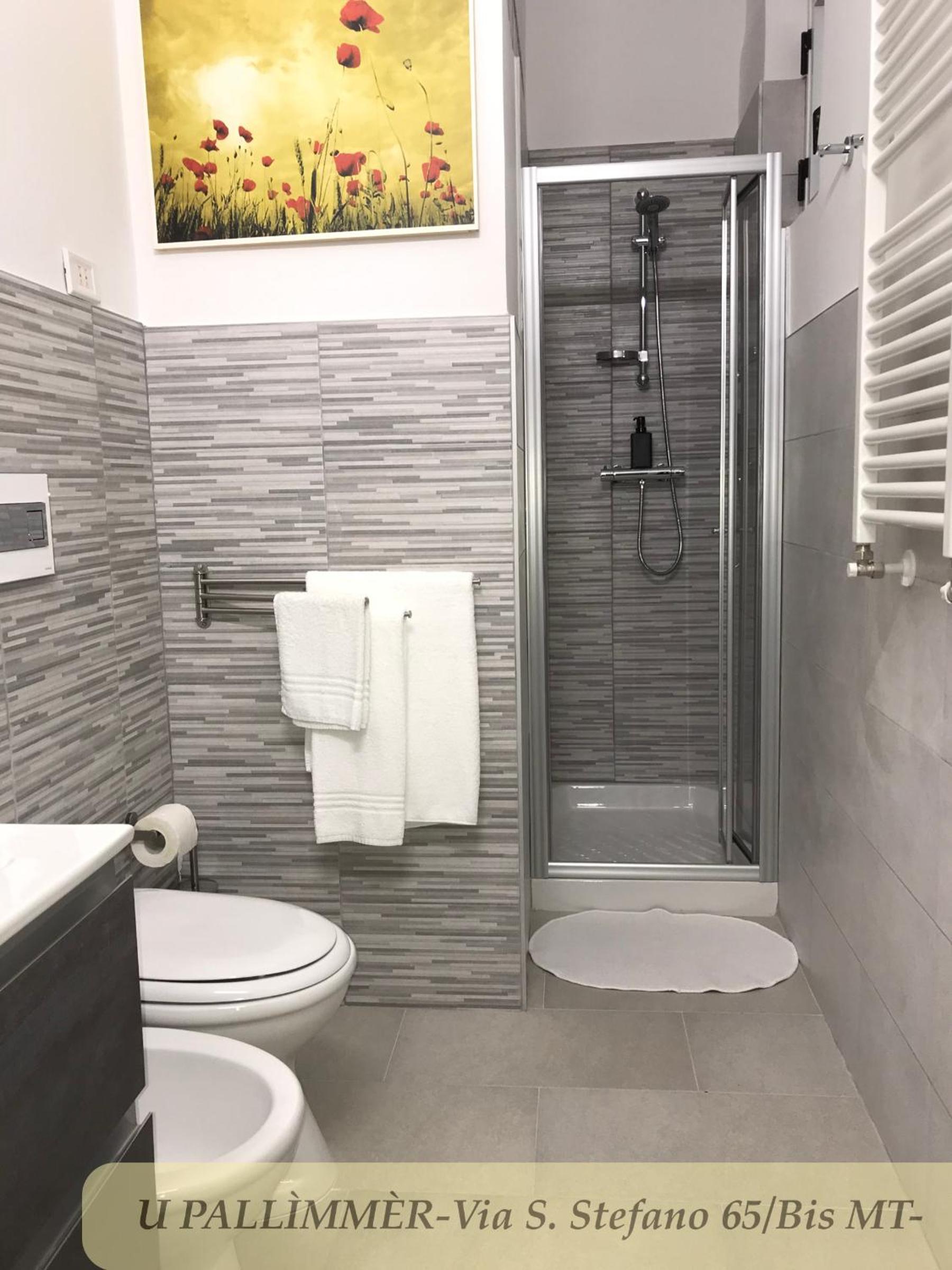 U pallimmer en Matera — bathroom