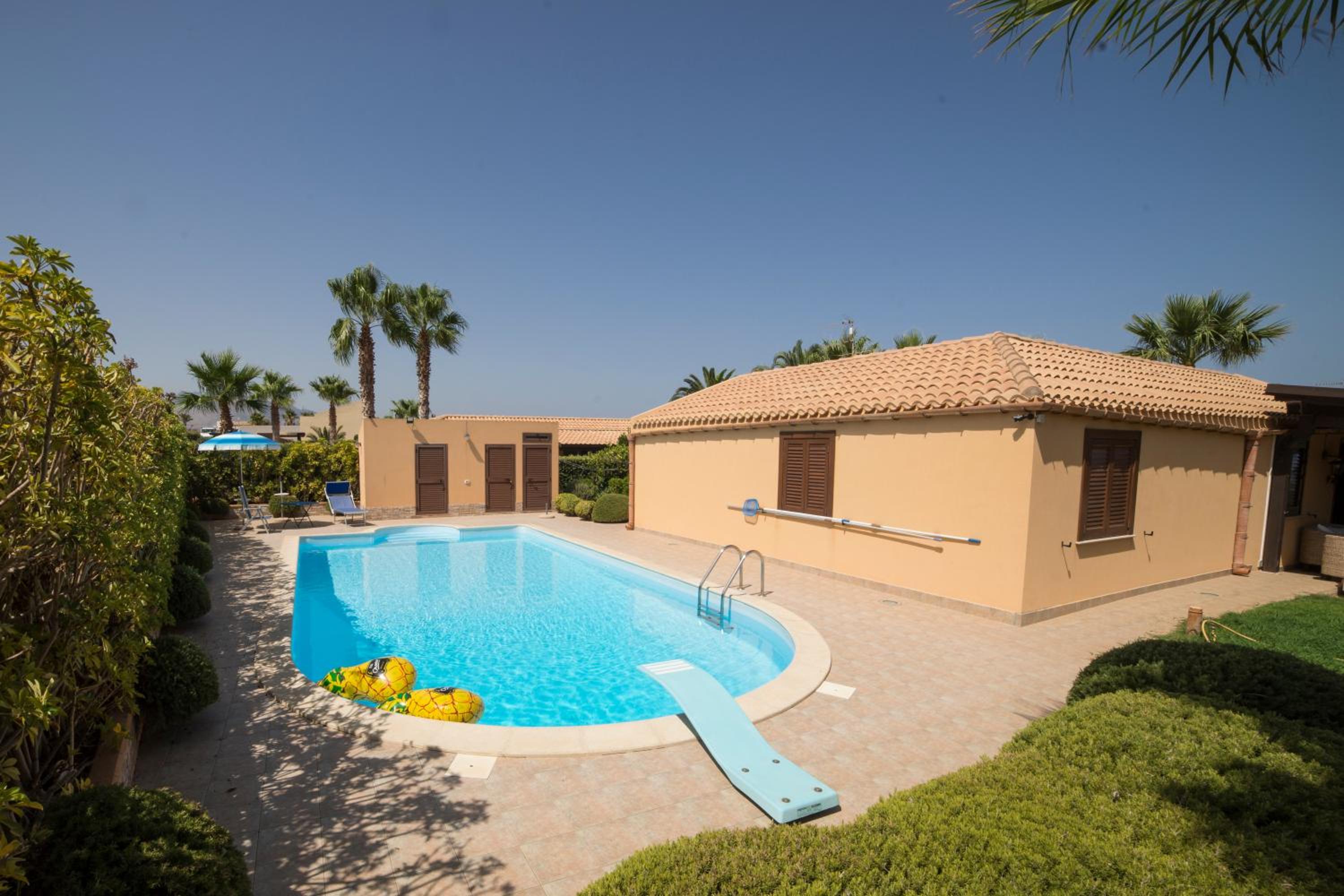 VILLA ANNA MARIA view 4