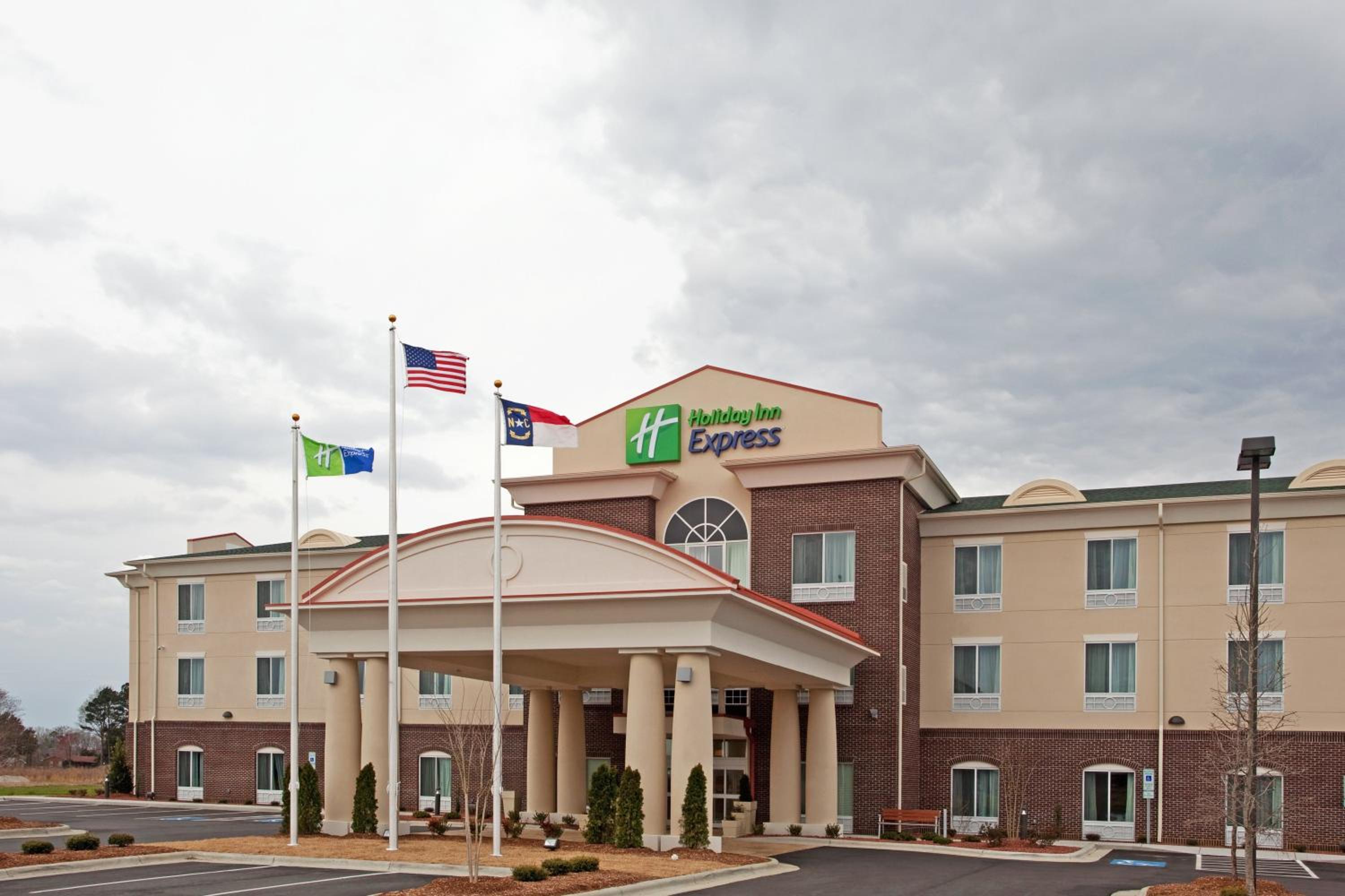Lumberton Vacations - Holiday Inn Express Pembroke, an IHG Hotel - Property Image 1