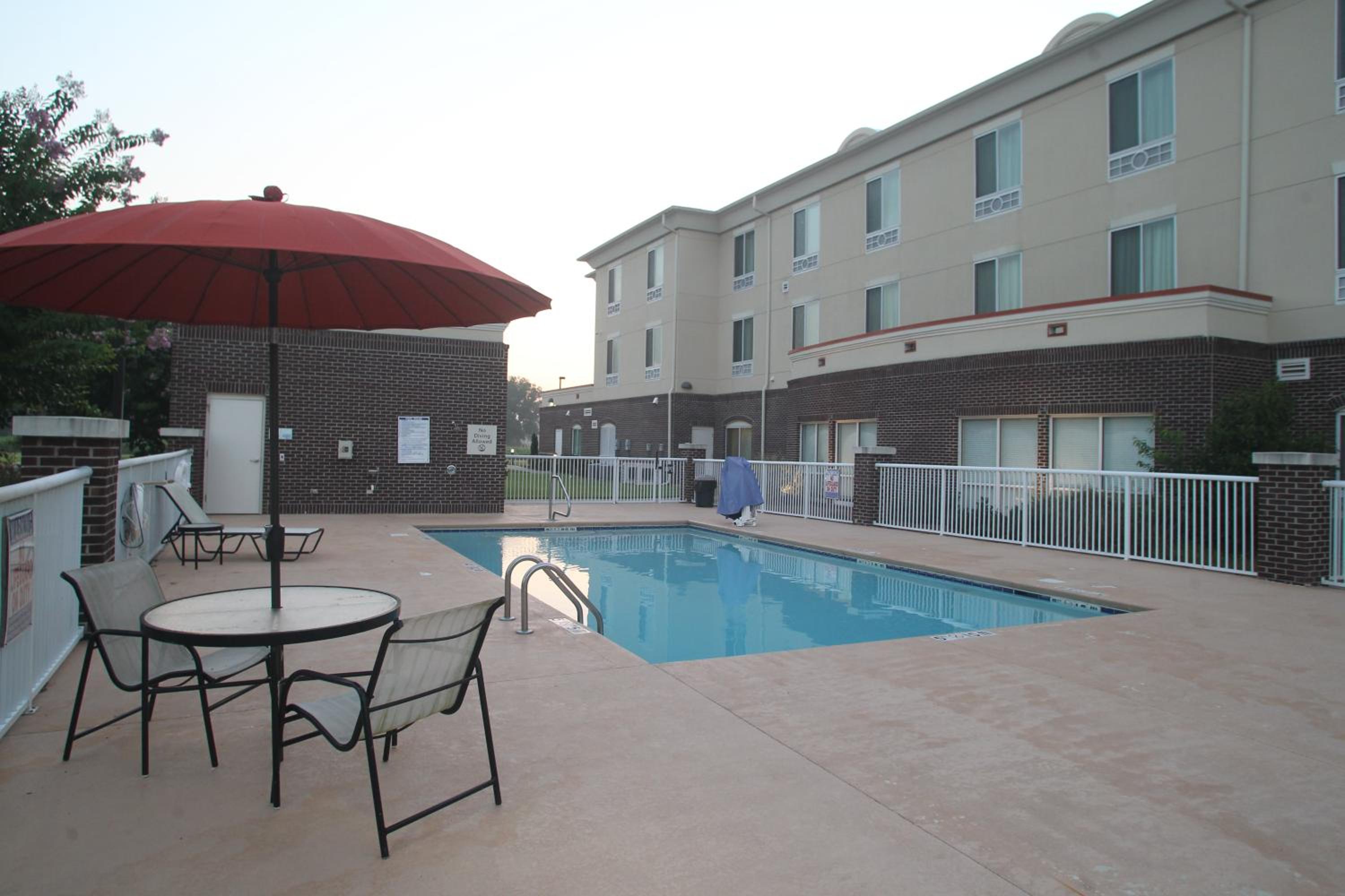 Holiday Inn Express Pembroke, an IHG Hotel - Property Image 7