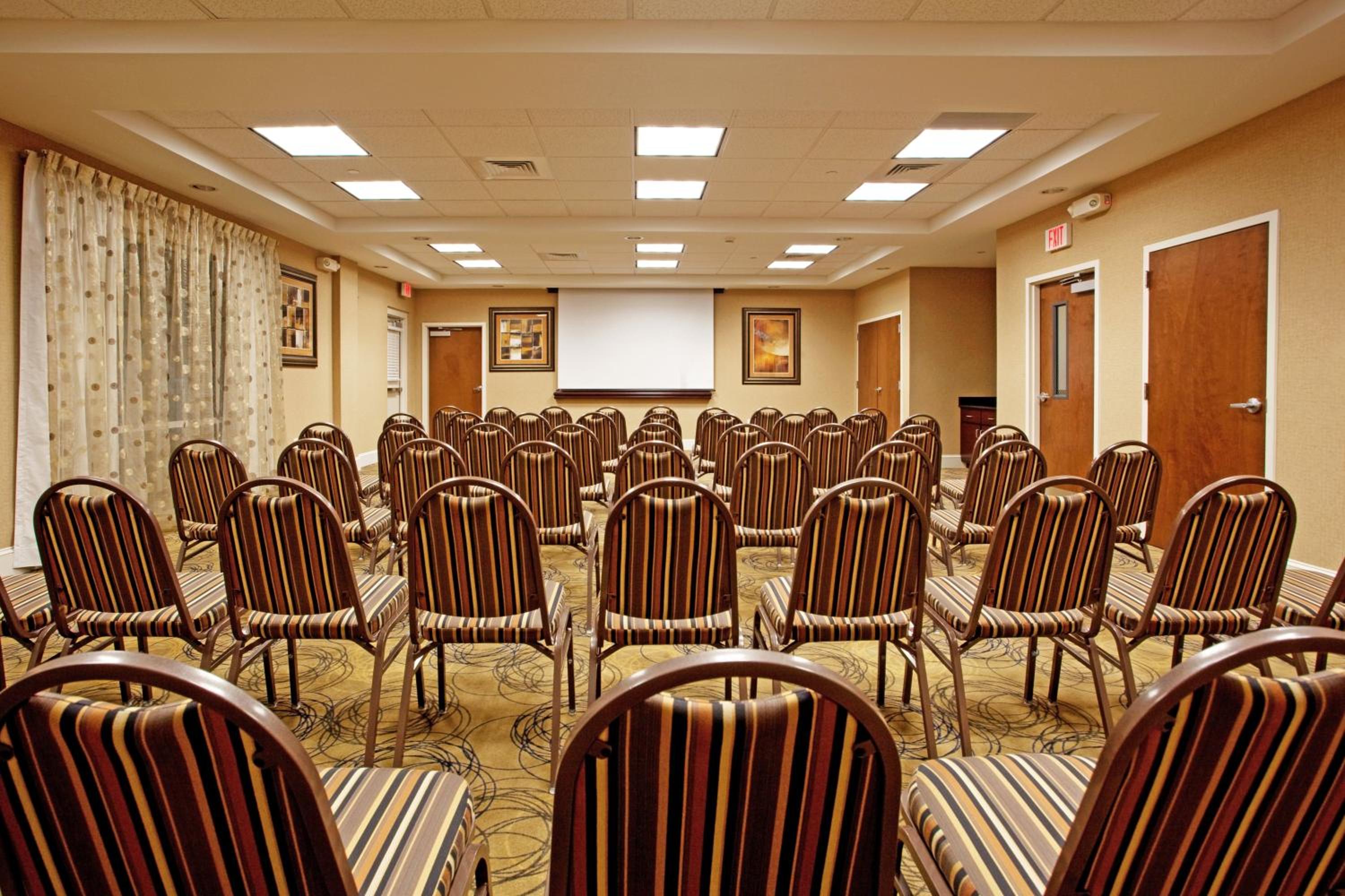 Holiday Inn Express Pembroke, an IHG Hotel - Property Image 6