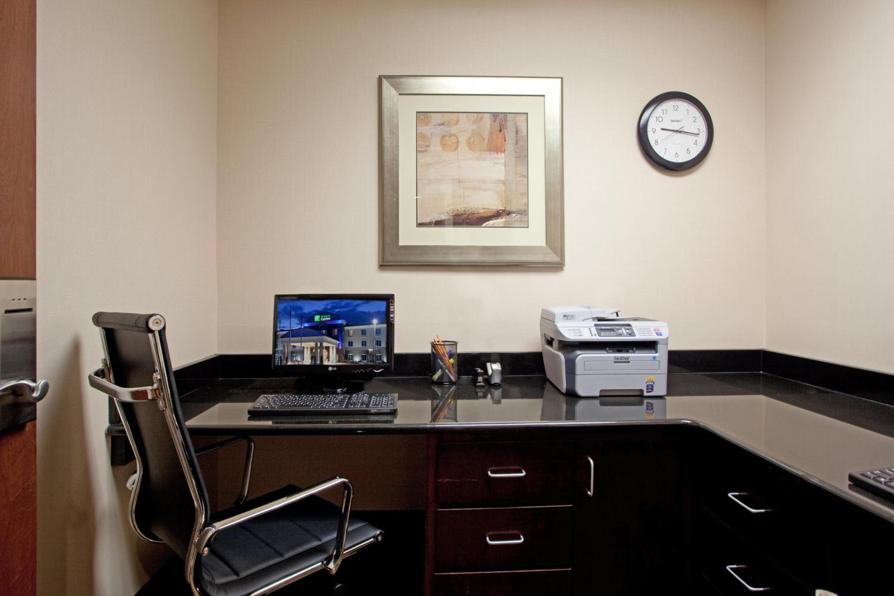 Lumberton Vacations - Holiday Inn Express Pembroke, an IHG Hotel - Property Image 3