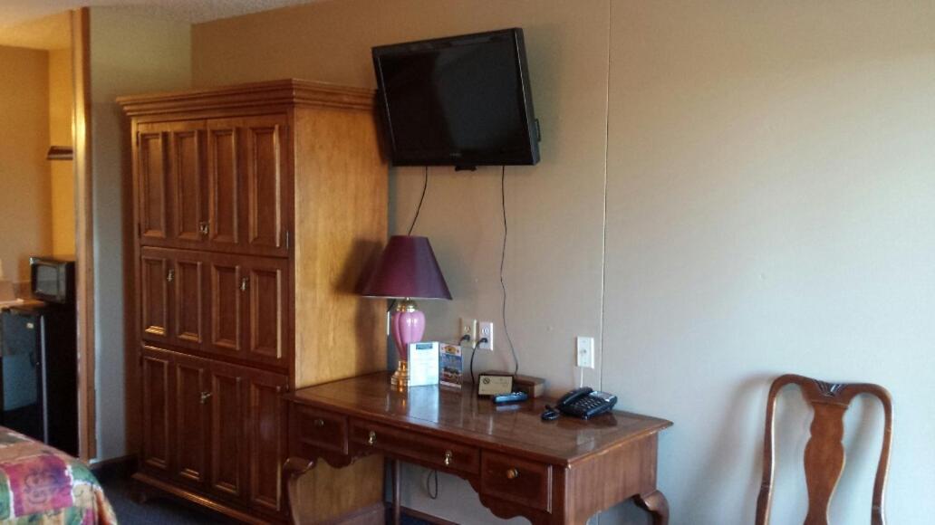 Carefree Inn Flatonia
