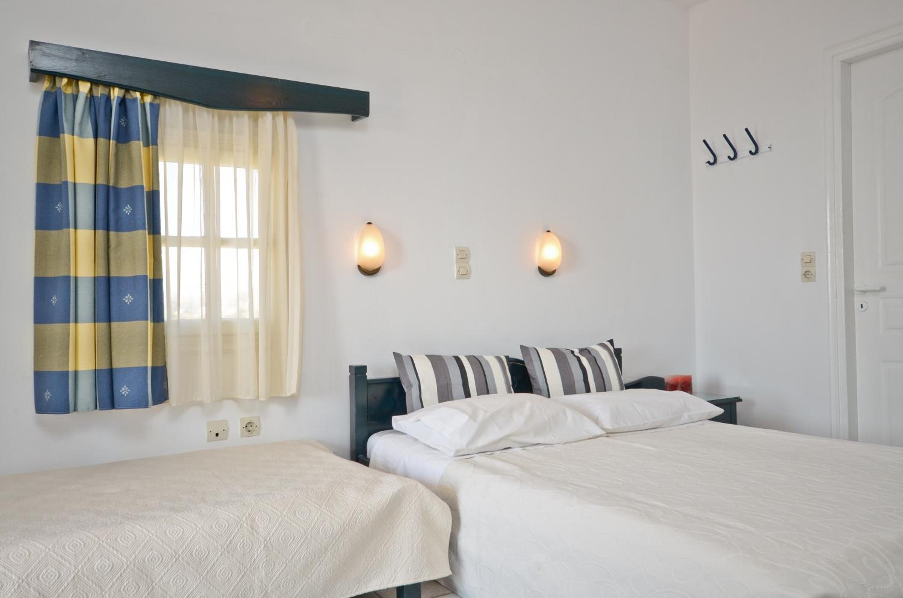 Ydreos Studios & Apartments