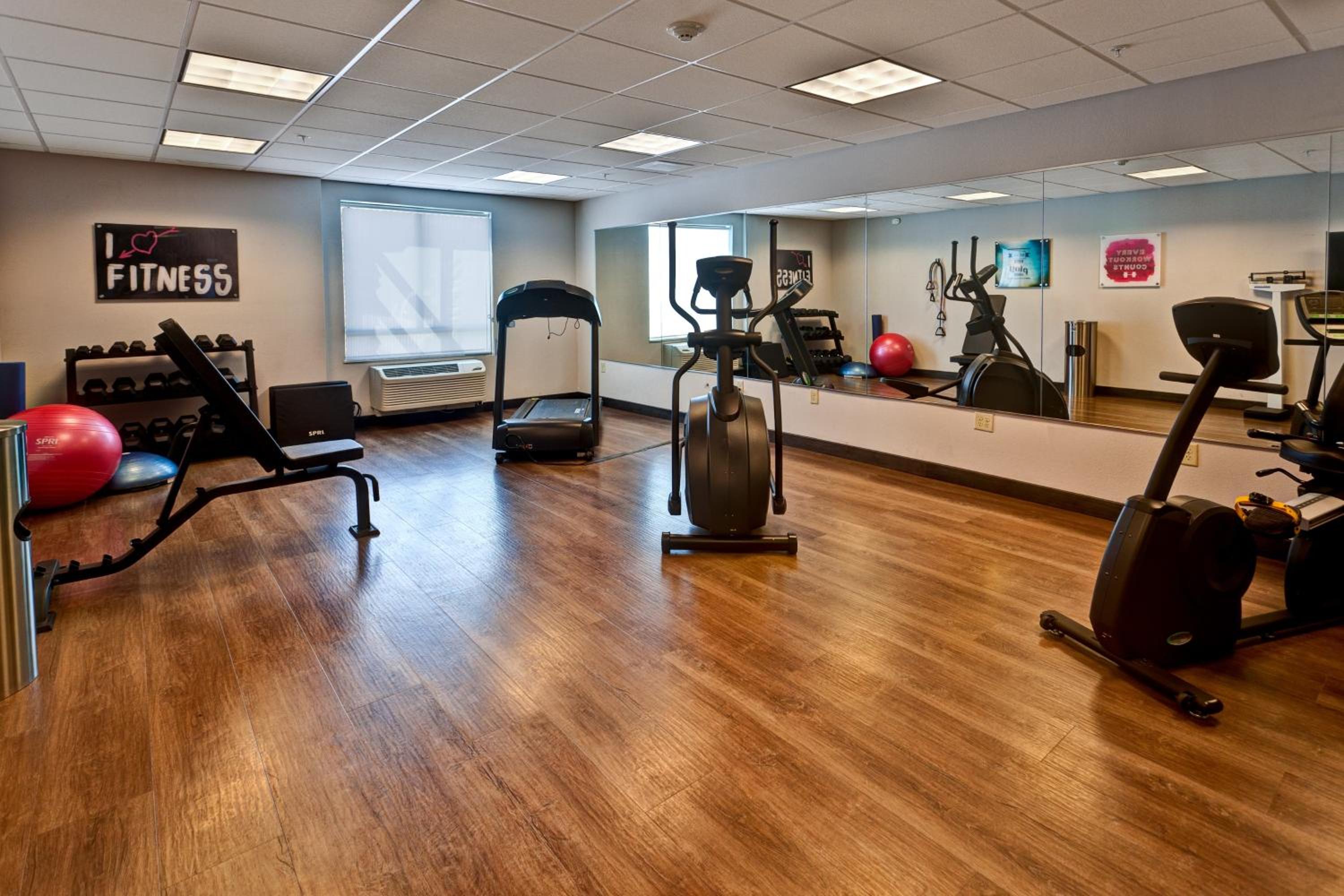 Hutchinson Vacations - Holiday Inn Express Hutchison, an IHG Hotel - Property Image 4