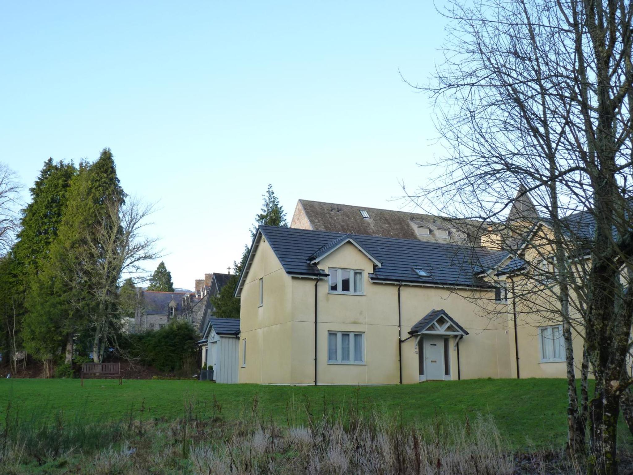 Loch Ness Abbey Cottages view 5
