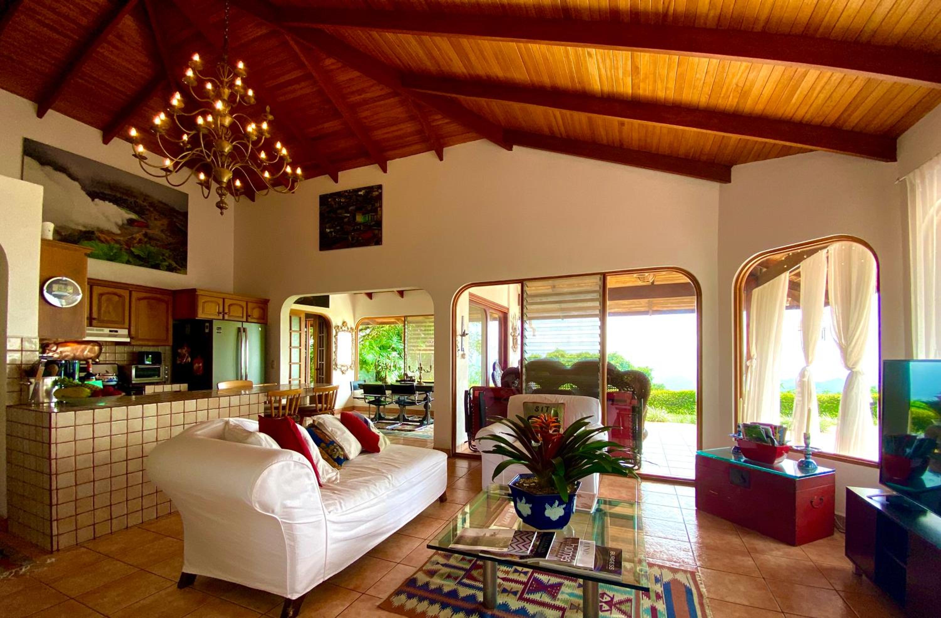 Magic Mountain Views Villa