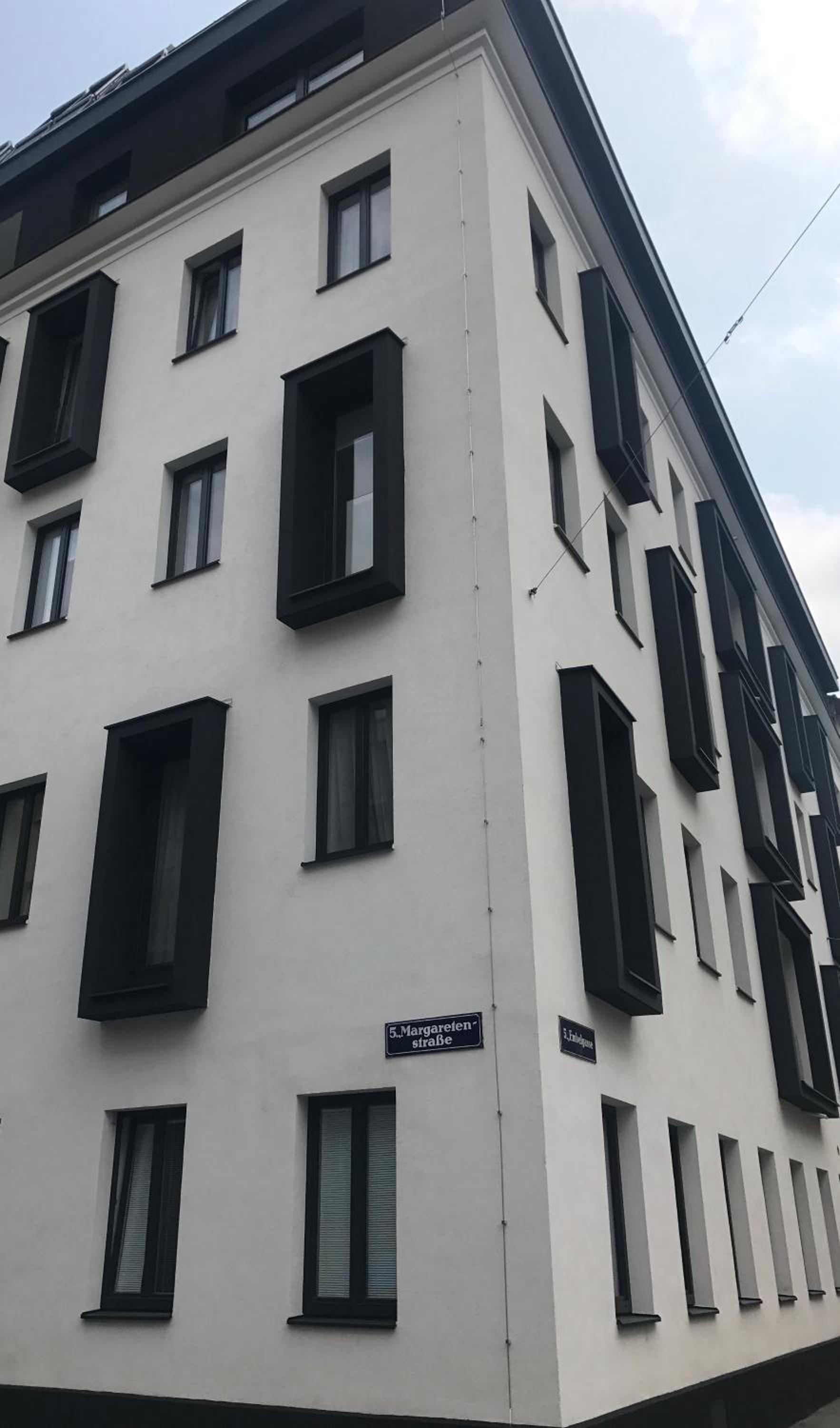 Saralo Apartments 1050