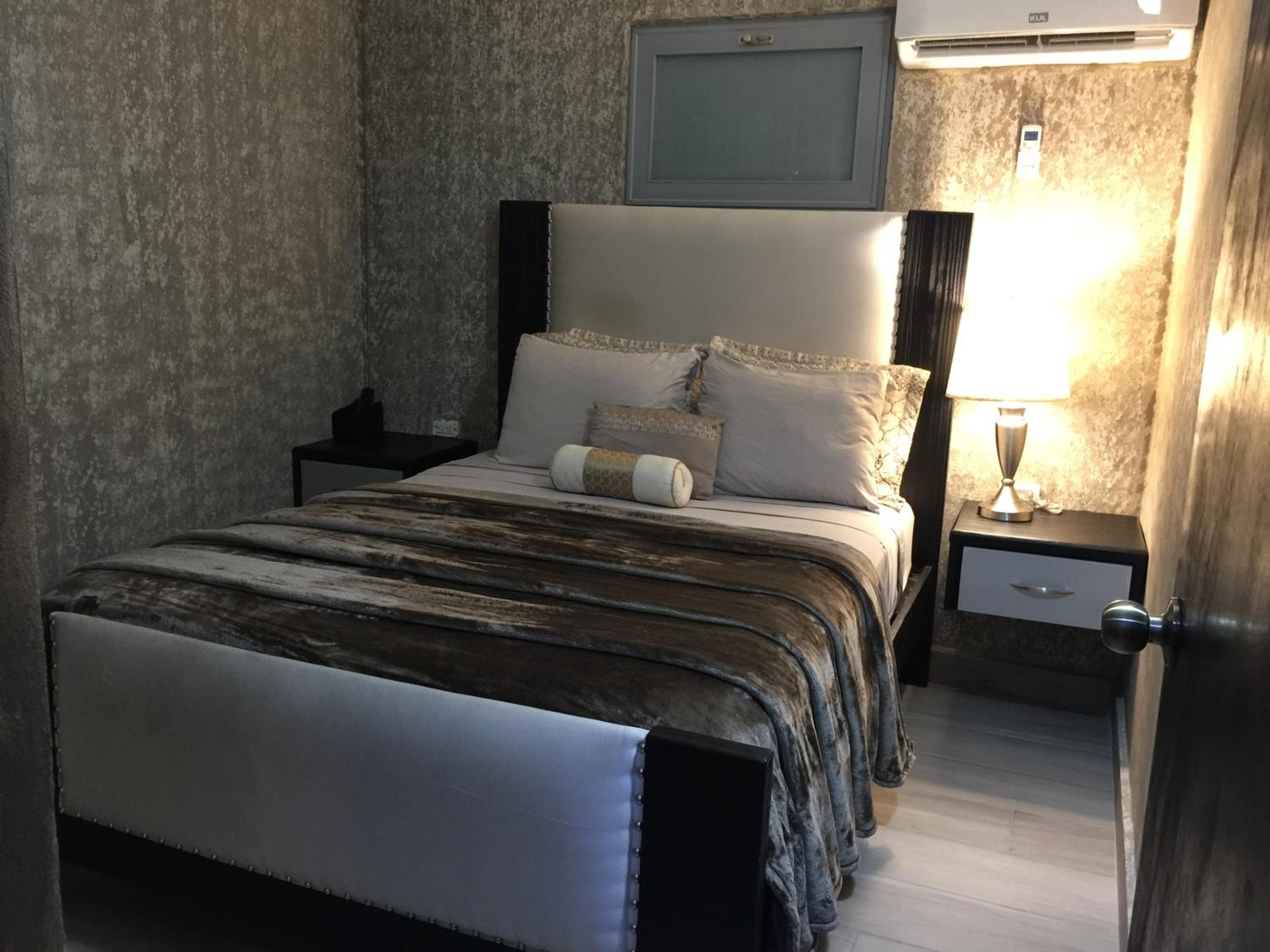 SEGOVIA STUDIO UNITS