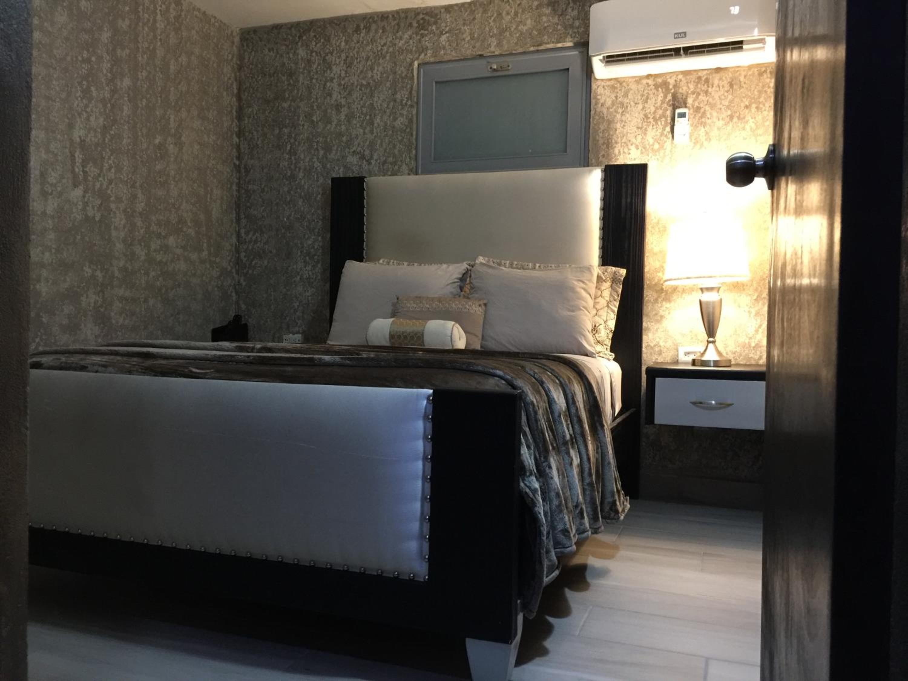 SEGOVIA STUDIO UNITS