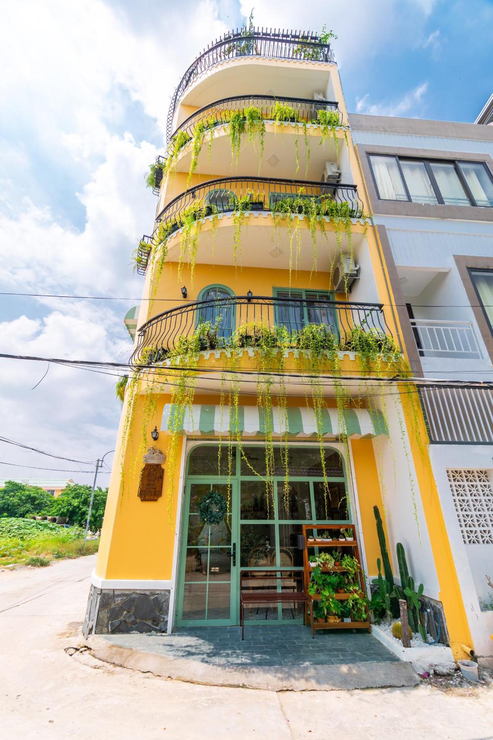 NẮNG House