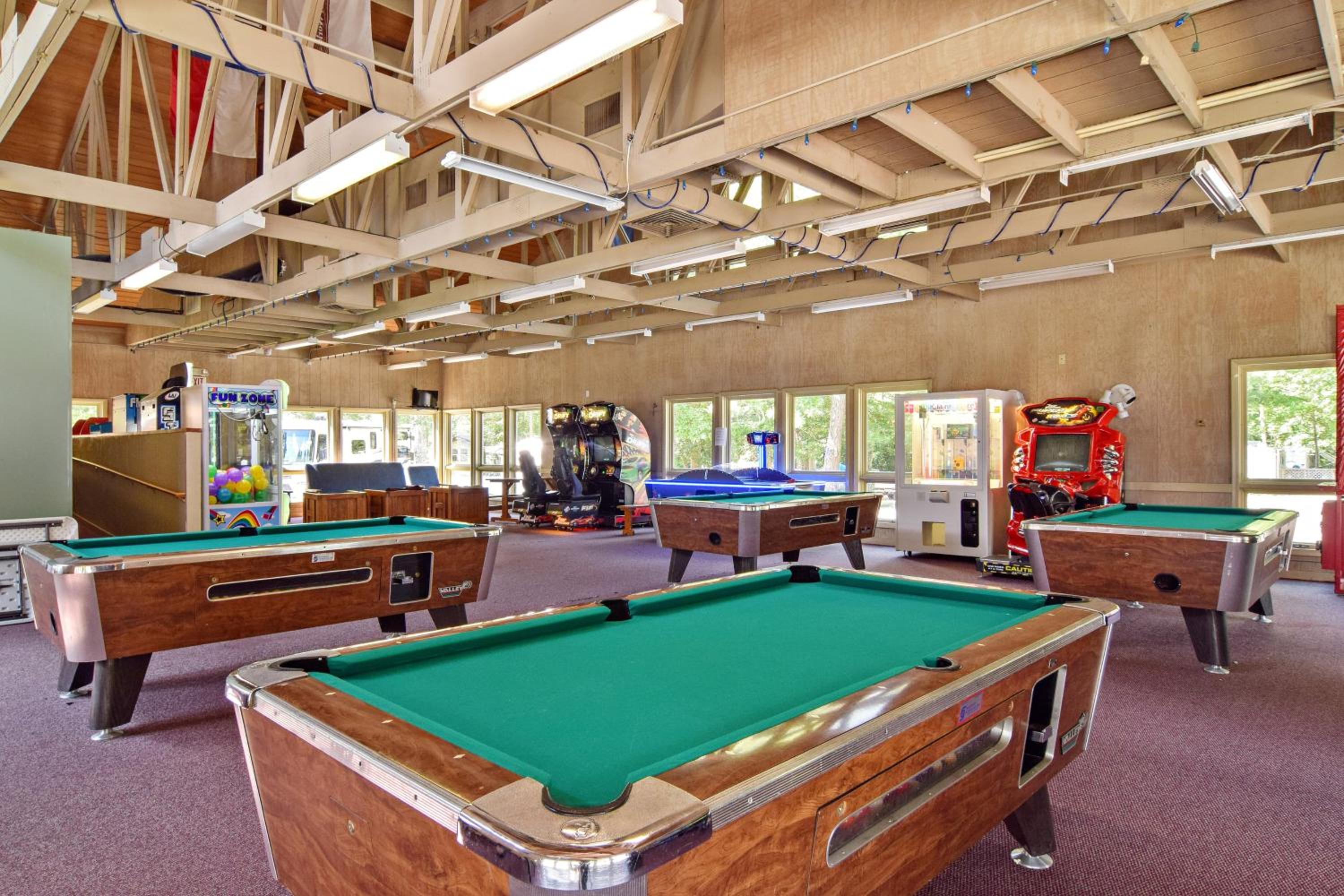 Williamsburg Camping Resort One Bedroom Loft Cabin 4