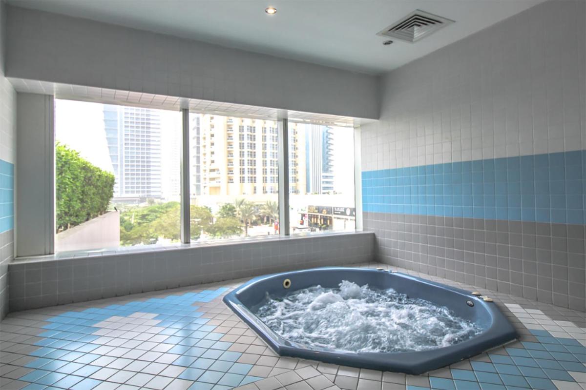 LUX - The Ultimate Lake View Residence