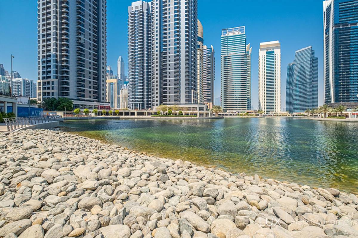LUX - The Ultimate Lake View Residence