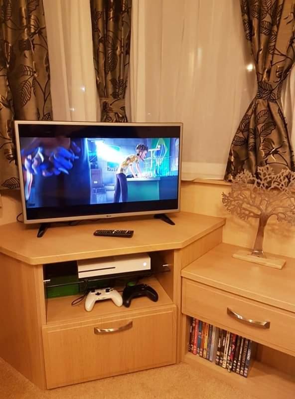 Caravan for rent at Tattershall Holiday Park view 5
