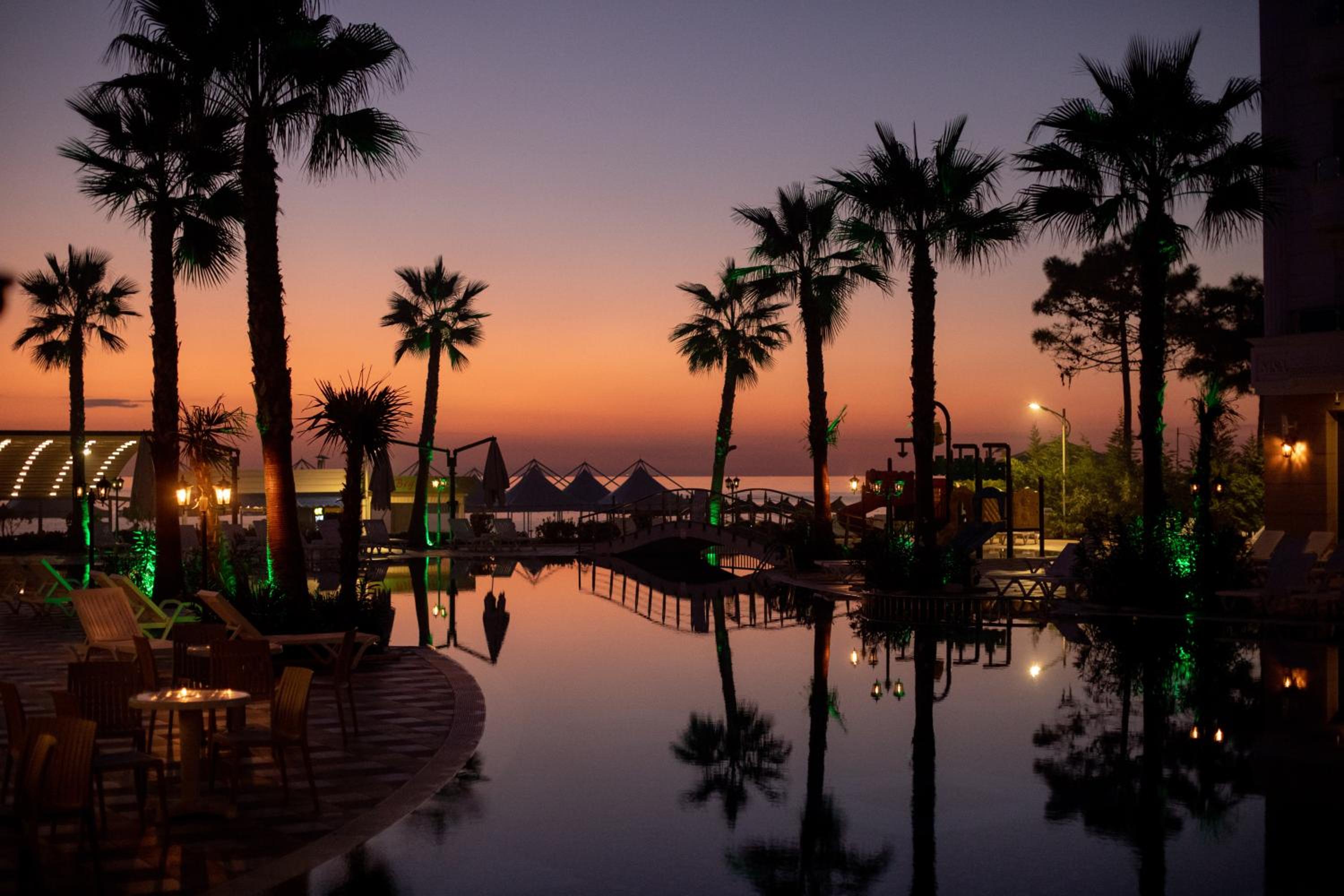Grand Blue Fafa Resort & SPA