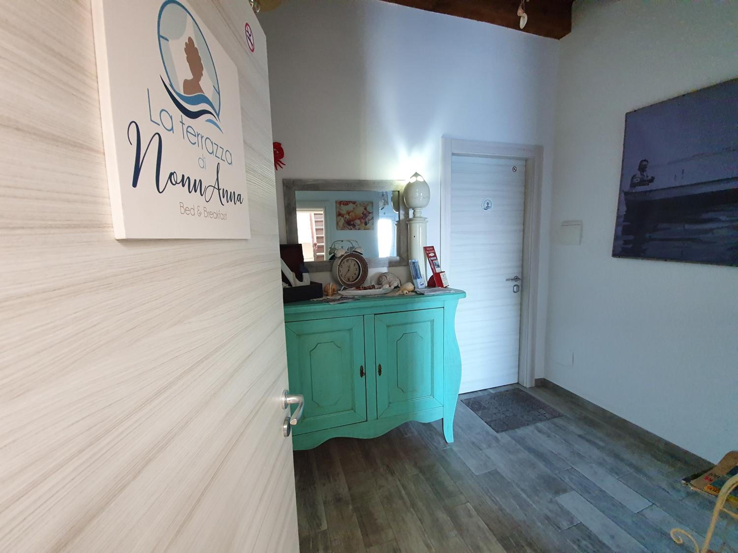 Hotel B&B La Terrazza di NonnAnna - Image 1
