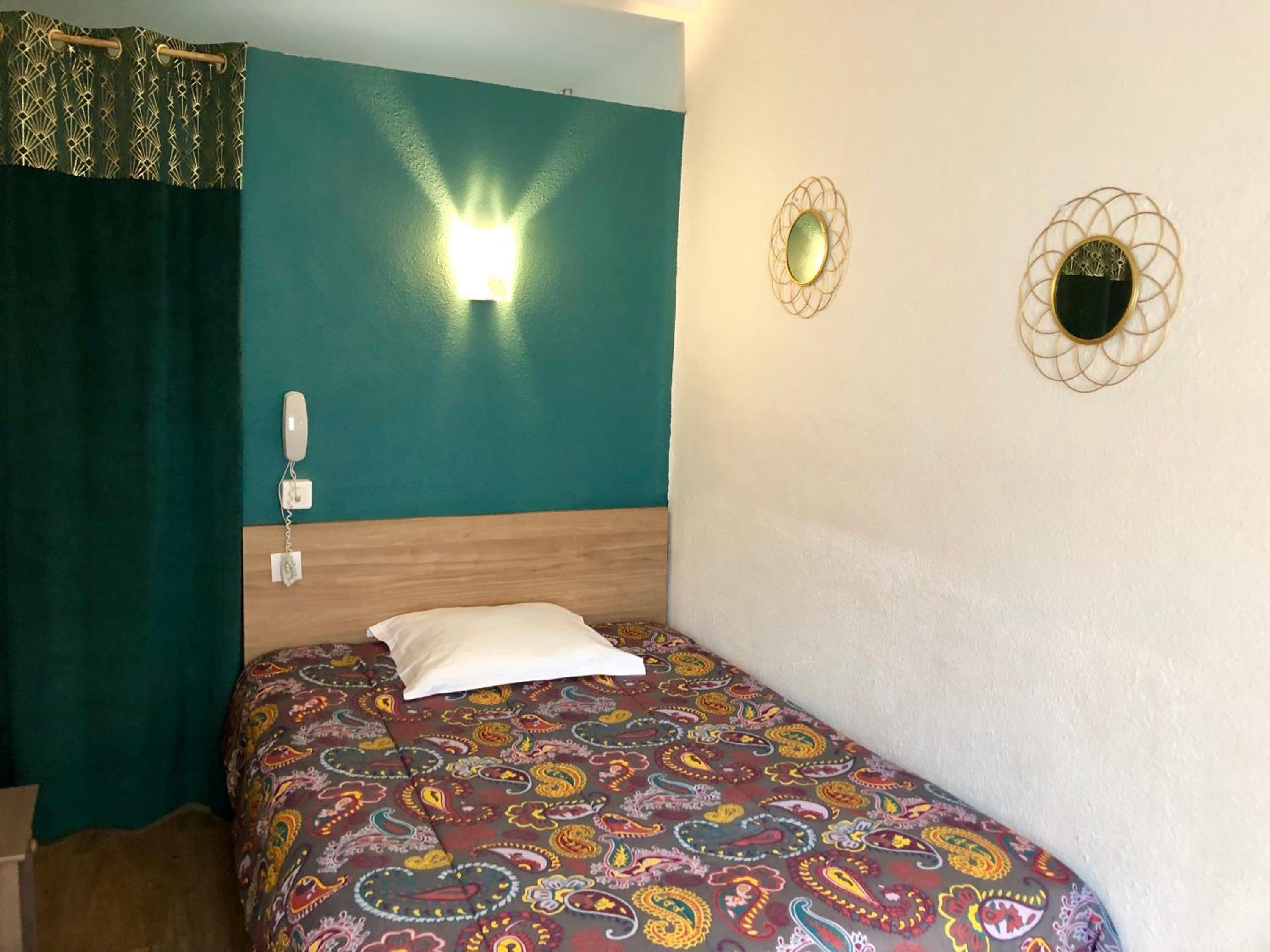 Montpellier Vacations - Hotel Colisee-Verdun Centre Gare Saint-Roch - Property Image 3