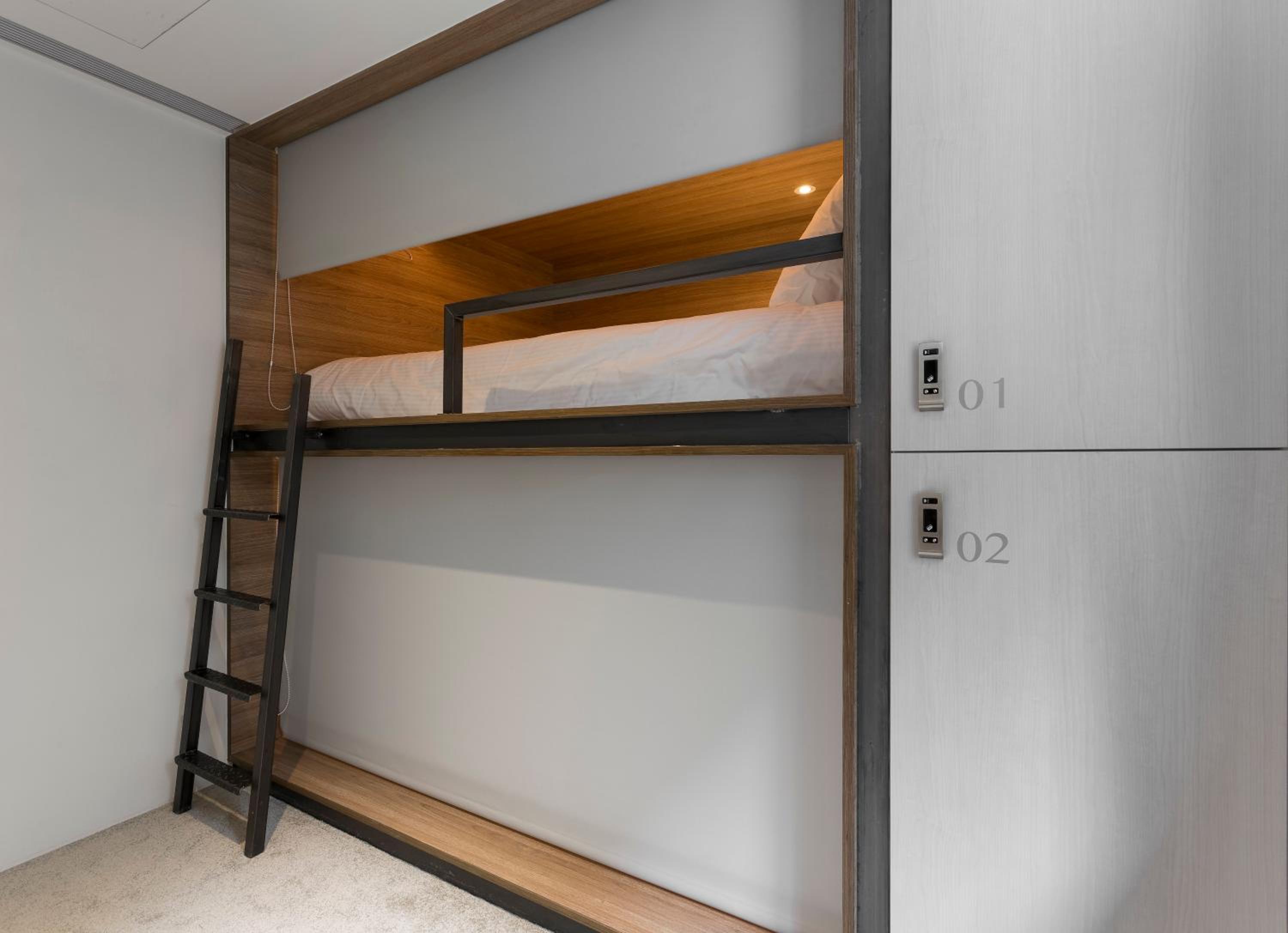 Bouti City Capsule Inn