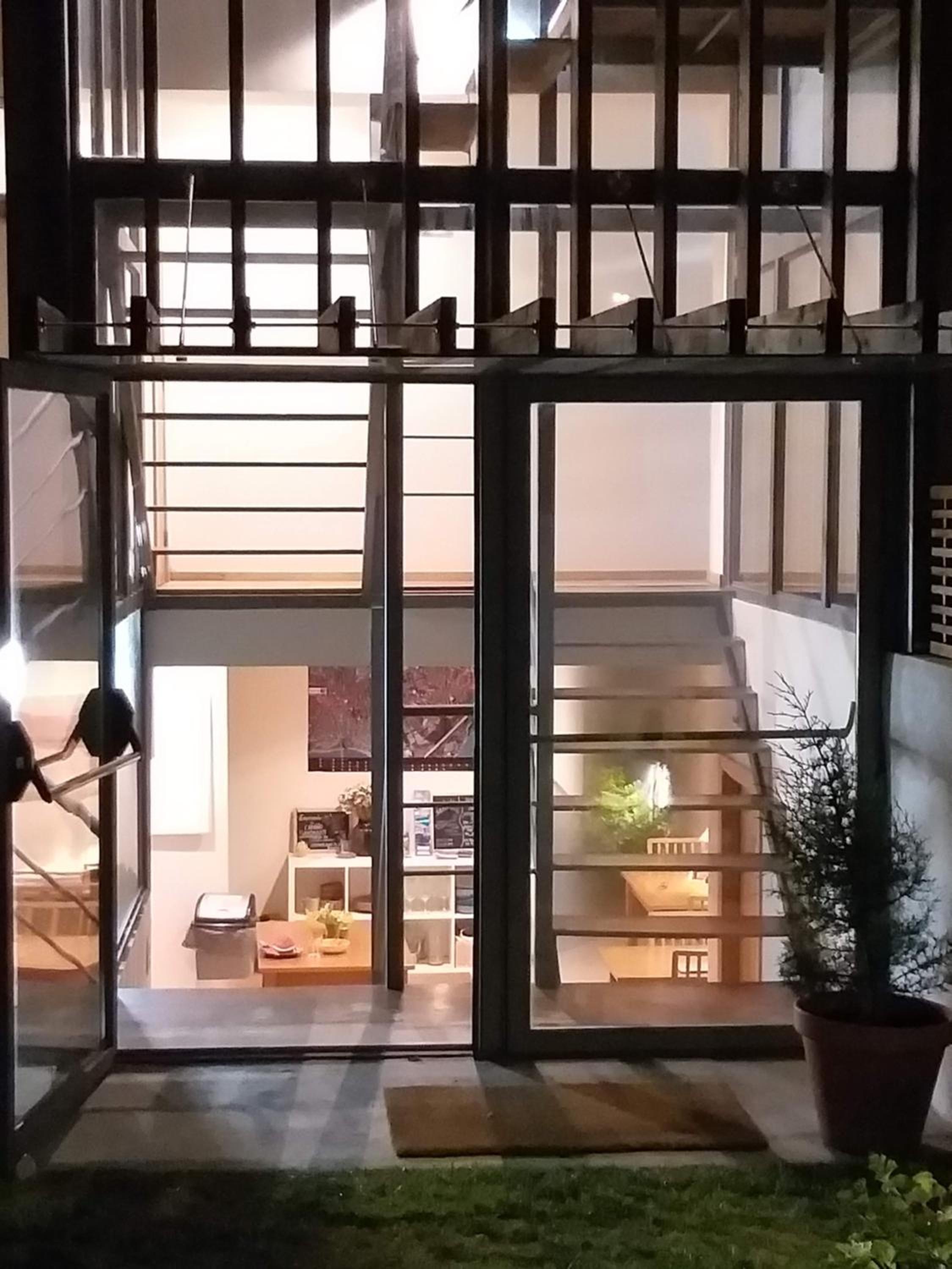 Peach Hostel & Suites view 2