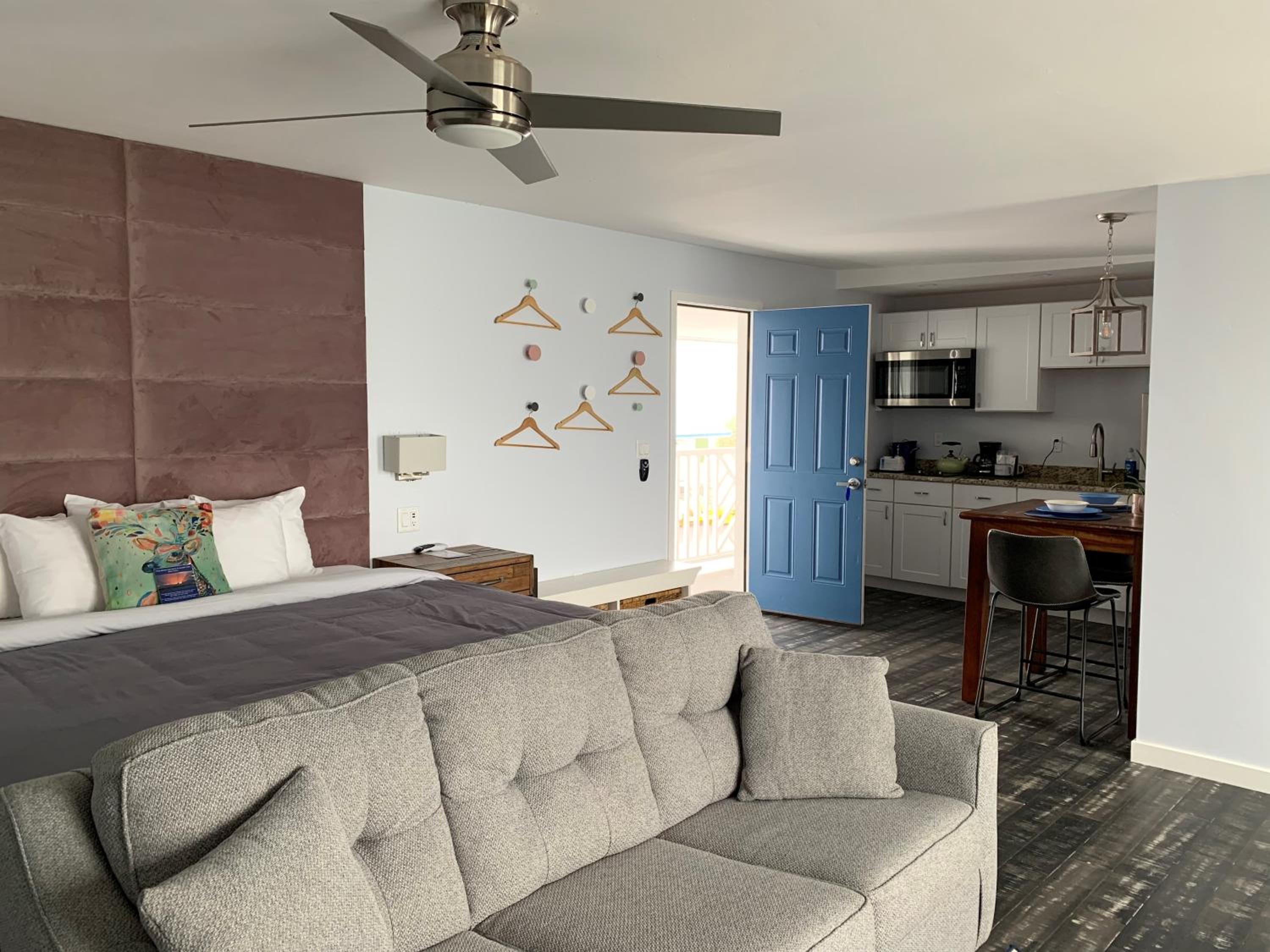 Beachfront Inn