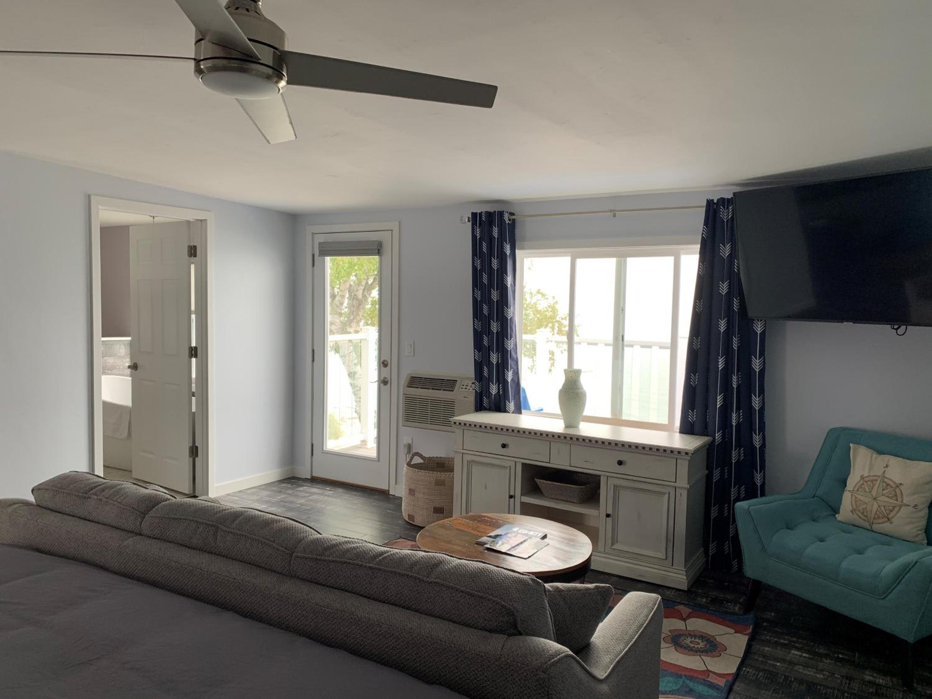 Beachfront Inn