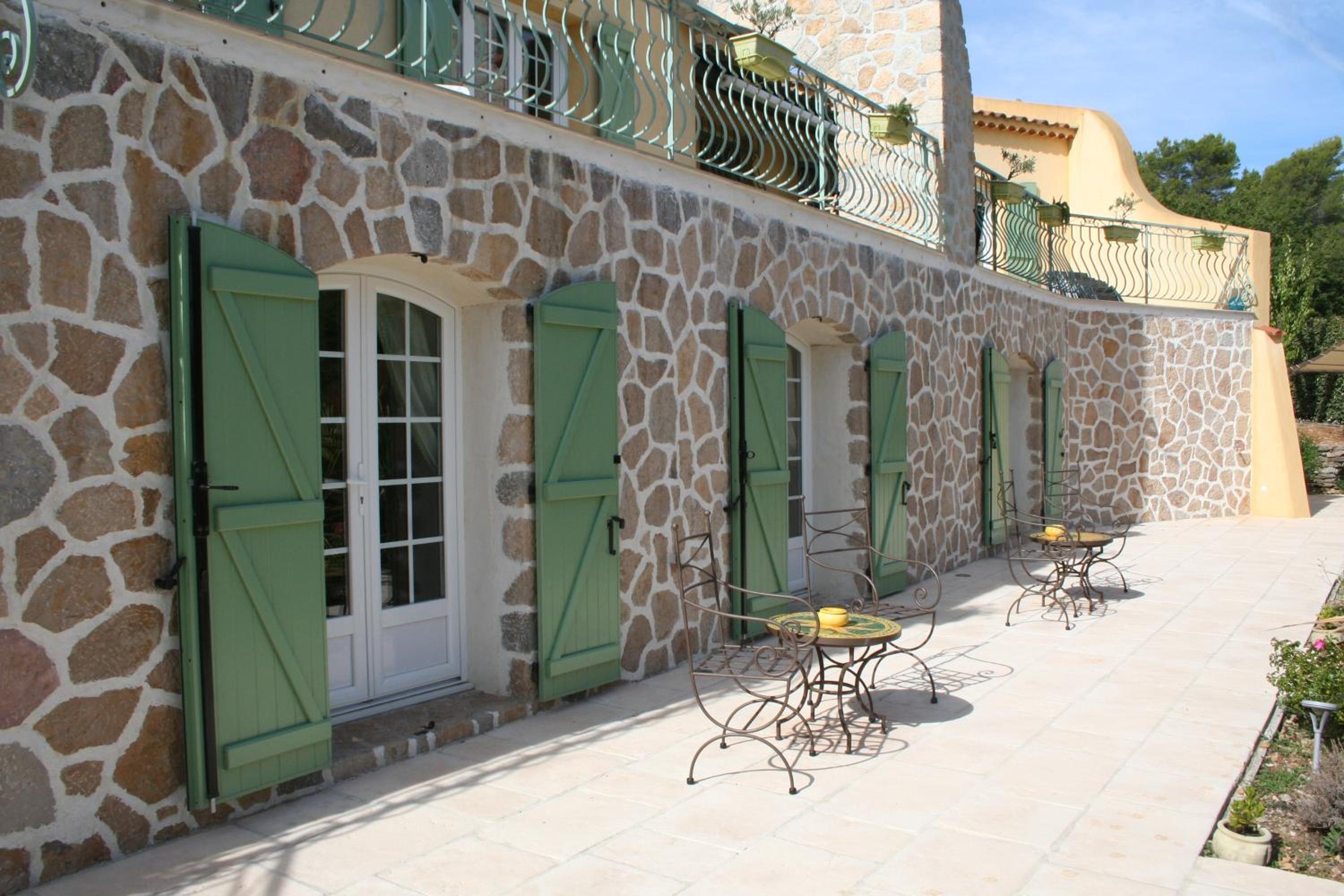 LE MAS DES TARENTES Chambres d'hôtes view 4