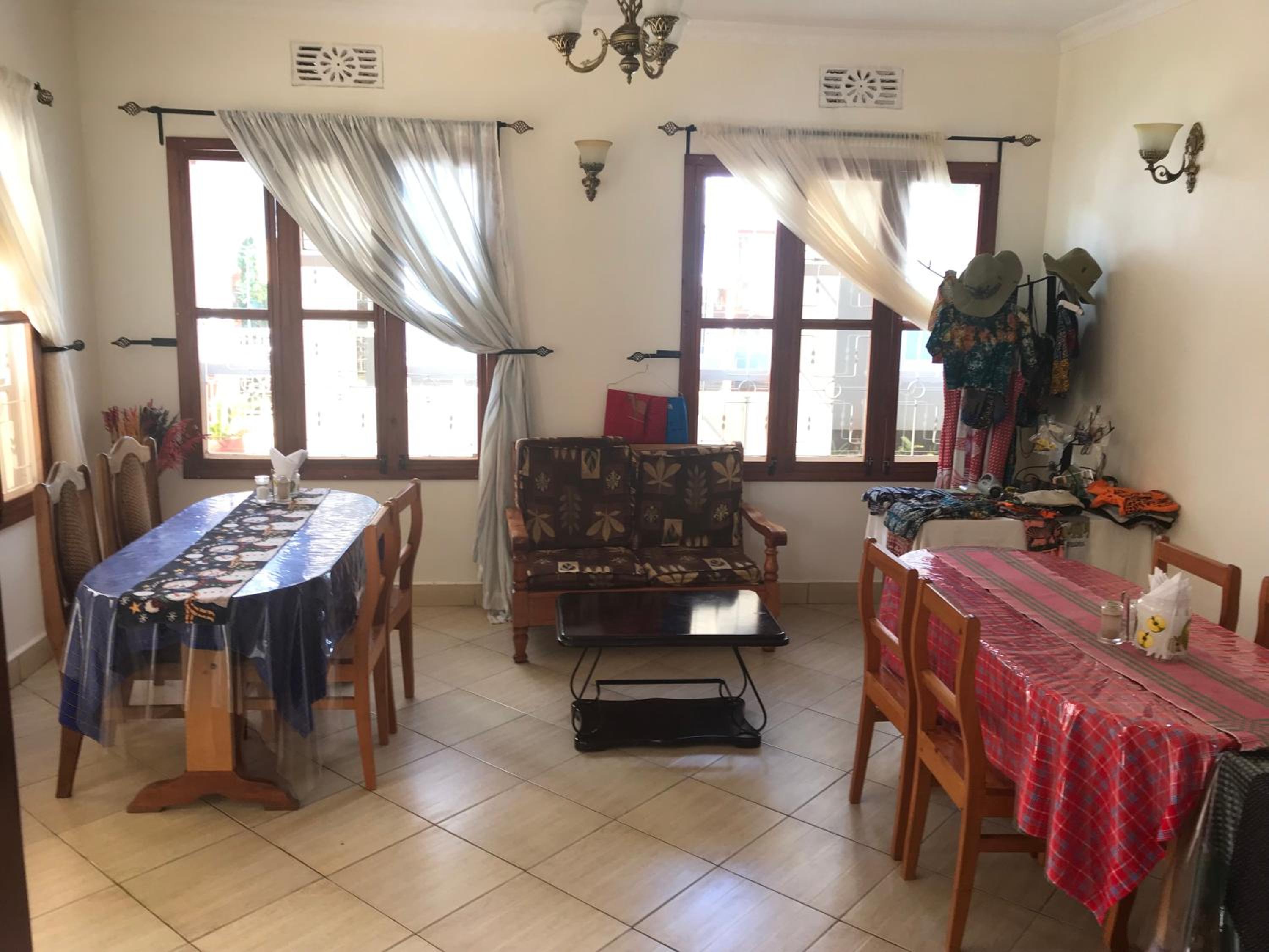 Le Parlour