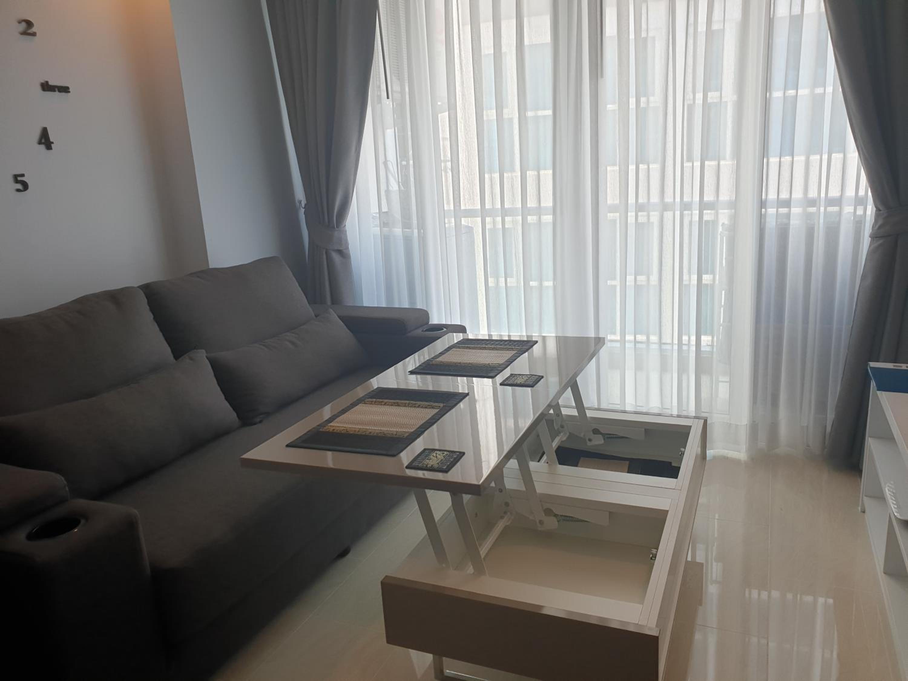 Grand Avenue 1 Bedroom Condo view 5