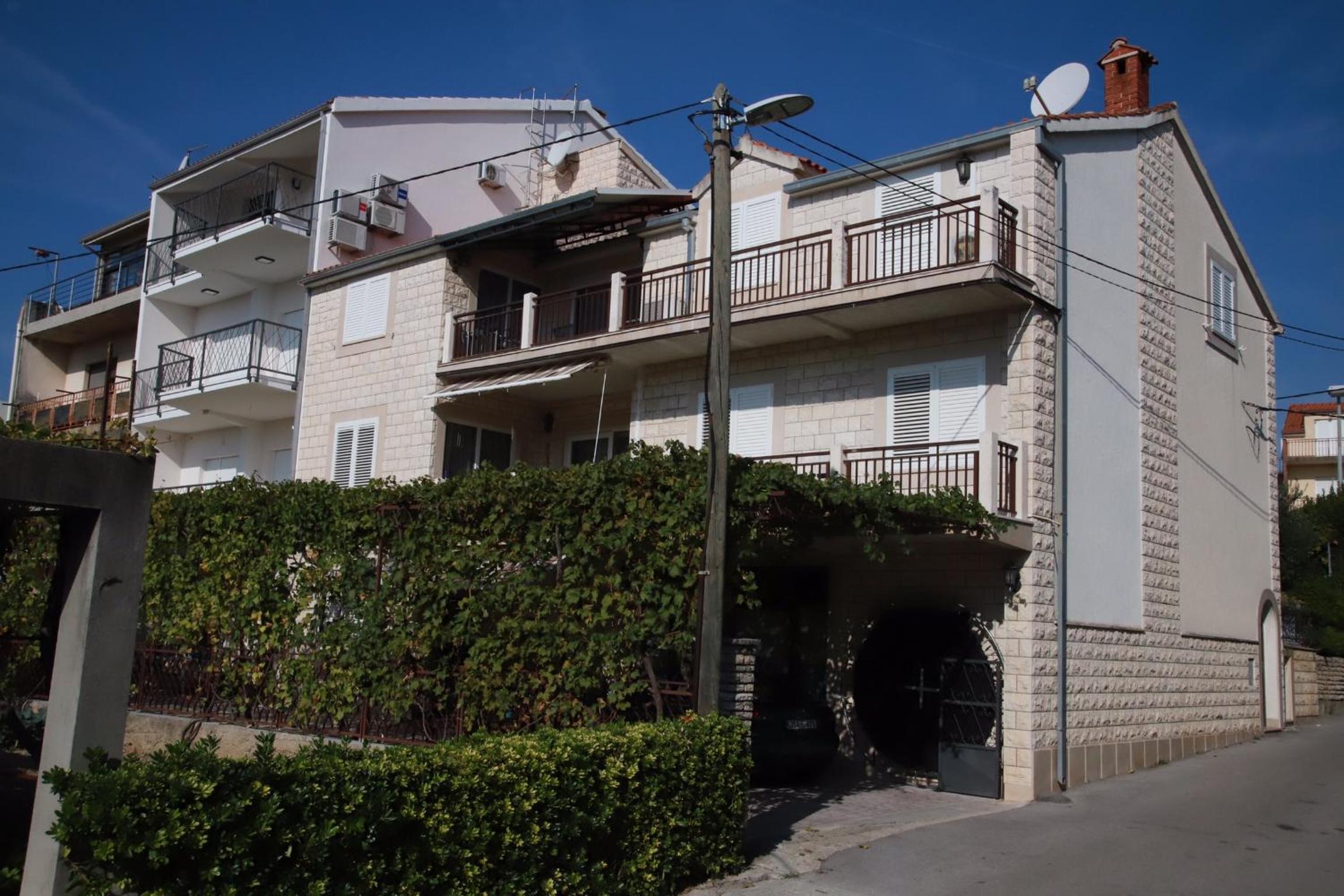 Apartments Sustic view 3