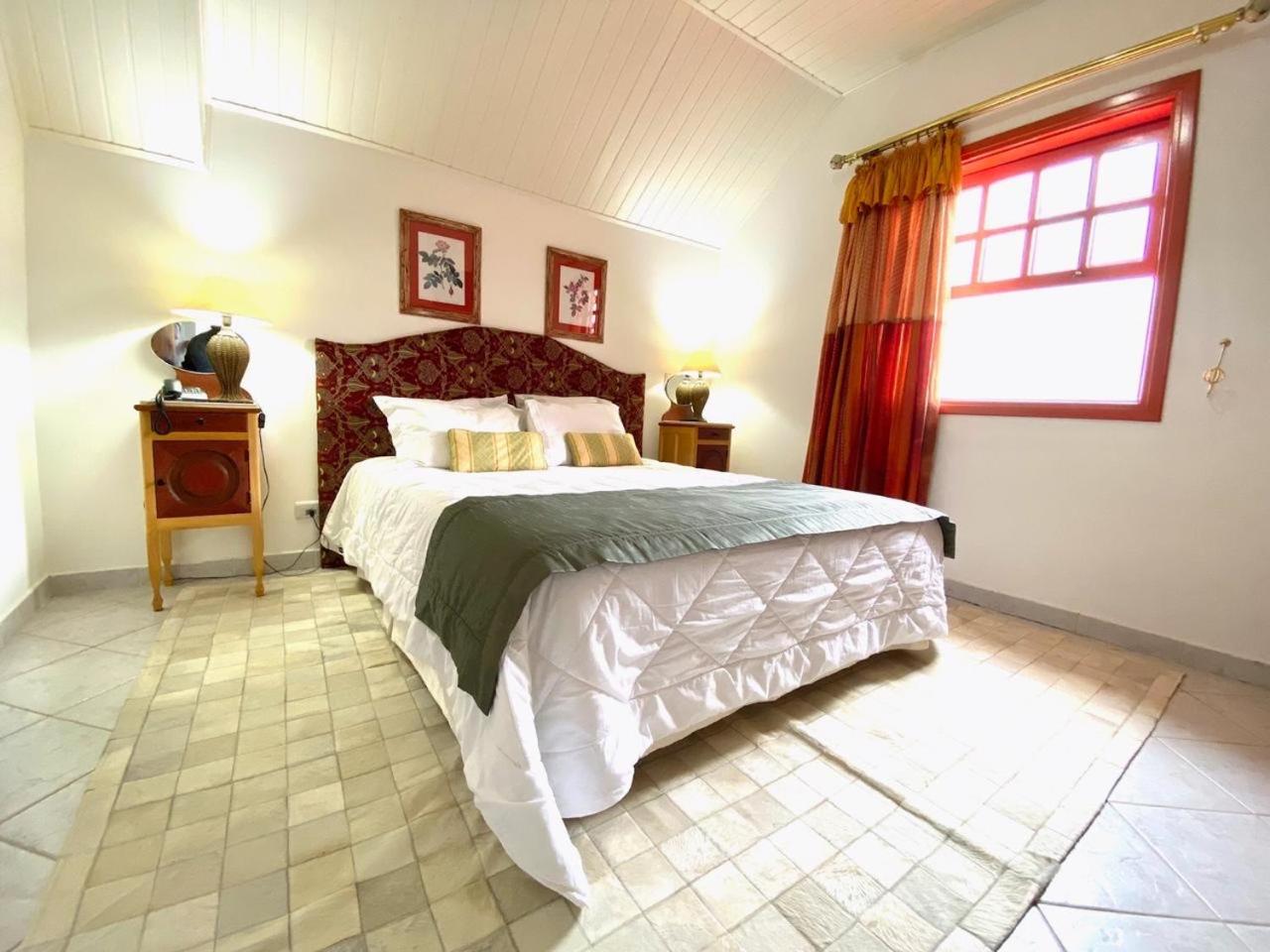 Villa Montserrat